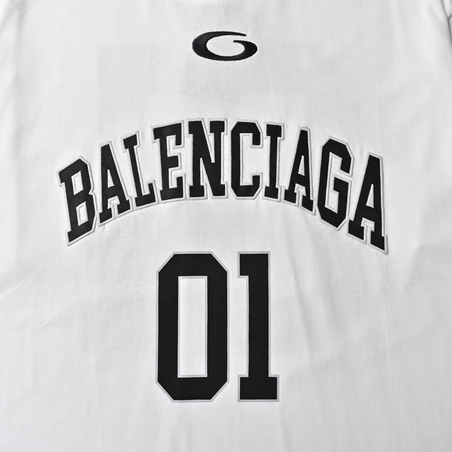Balenciaga巴黎世家25ss美式字母斜纹布料贴布绣花短袖T恤 黑色 白色