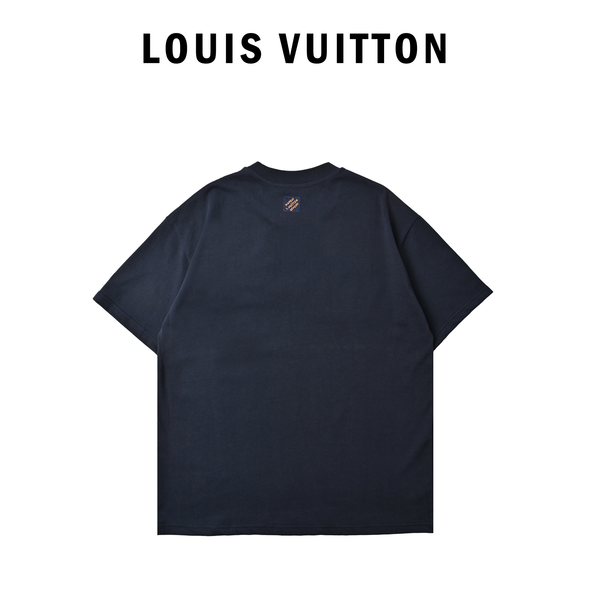 Louis Vuitton路易威登春夏系列菲董发布会珠片Logo渐变字母T恤