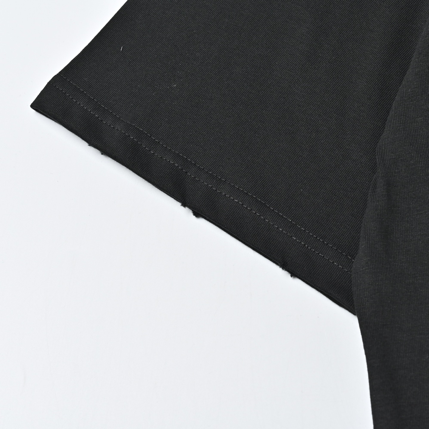 Balenciga/巴黎世家 后胶带字母圆领短袖T恤-Chinese UA Cheap High Quatity Brand Clothes Bags handbags Sneakers wholesale wholesaler seller from China Factory suppliers Fashion Clothing Shoes best Quality Beautiful Price Balenciga/巴黎世家 后胶带字母圆领短袖T恤