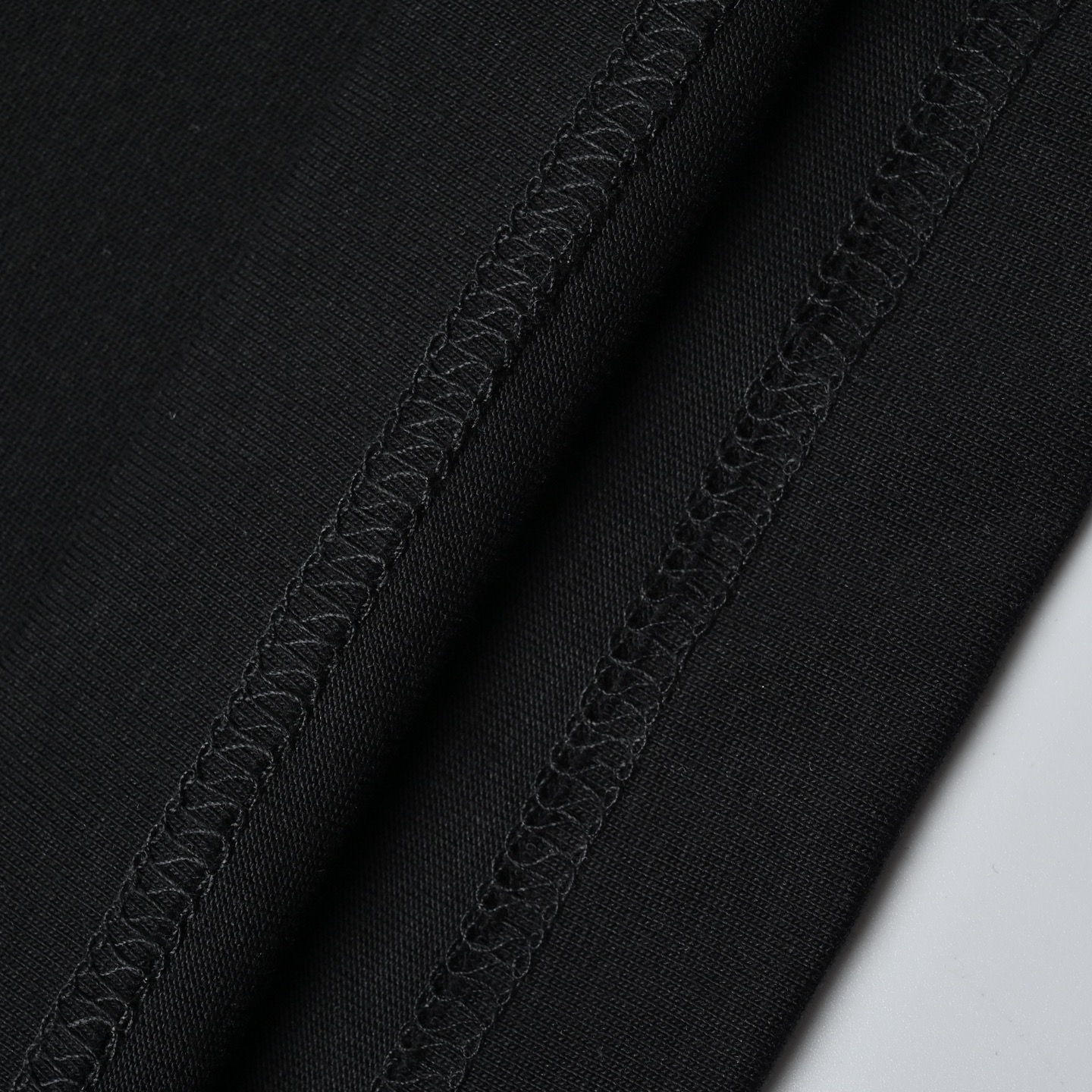 Louis Vuitton/LV 路易威登 25ss 彩绘涂鸦大logo印花短袖T恤 黑色 白色-Chinese UA Cheap High Quatity Brand Clothes Bags handbags Sneakers wholesale wholesaler seller from China Factory suppliers Fashion Clothing Shoes best Quality Beautiful Price Louis Vuitton/LV 路易威登 25ss 彩绘涂鸦大logo印花短袖T恤 黑色 白色