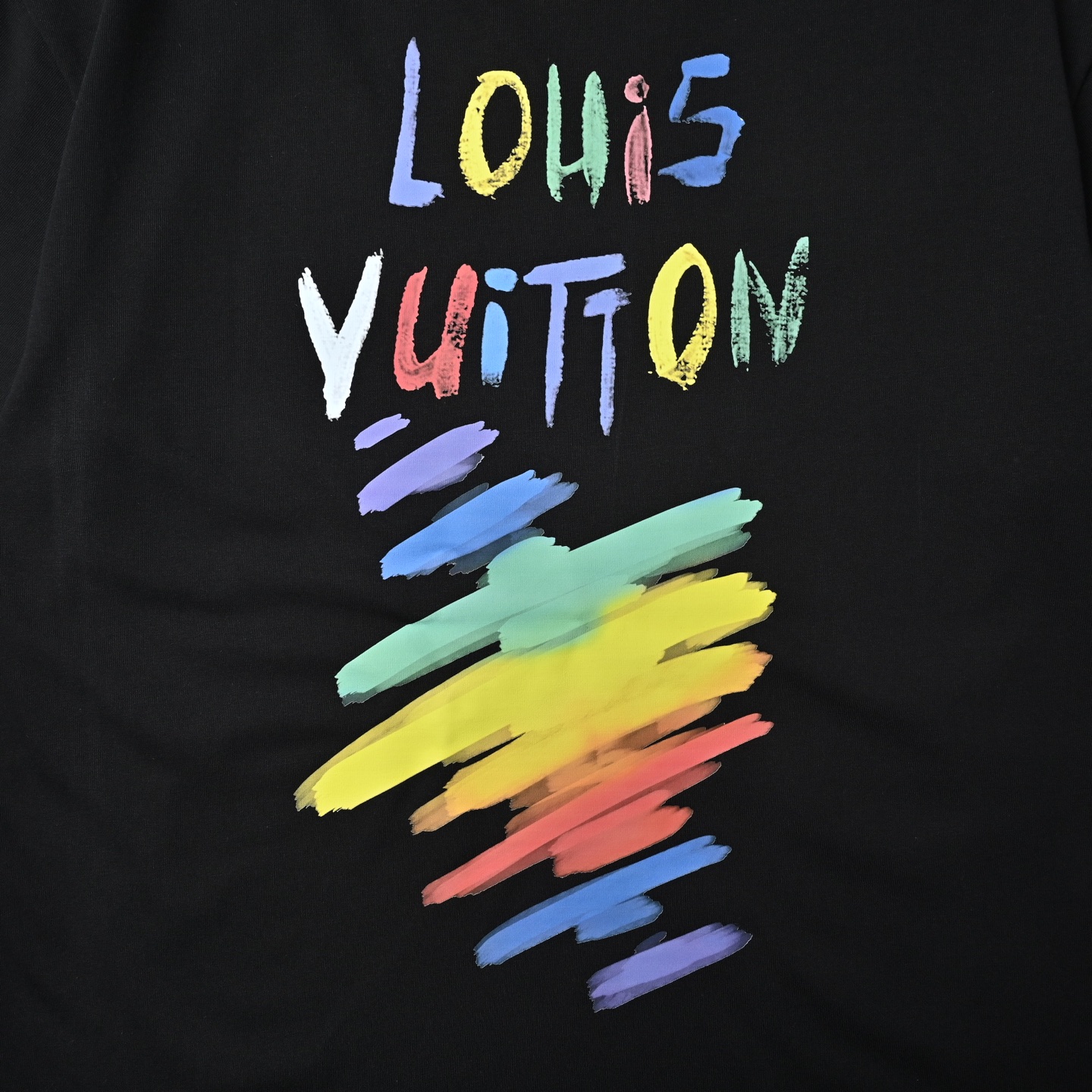 Louis Vuitton/LV 路易威登 25ss 彩绘涂鸦大logo印花短袖T恤 黑色 白色-Chinese UA Cheap High Quatity Brand Clothes Bags handbags Sneakers wholesale wholesaler seller from China Factory suppliers Fashion Clothing Shoes best Quality Beautiful Price Louis Vuitton/LV 路易威登 25ss 彩绘涂鸦大logo印花短袖T恤 黑色 白色