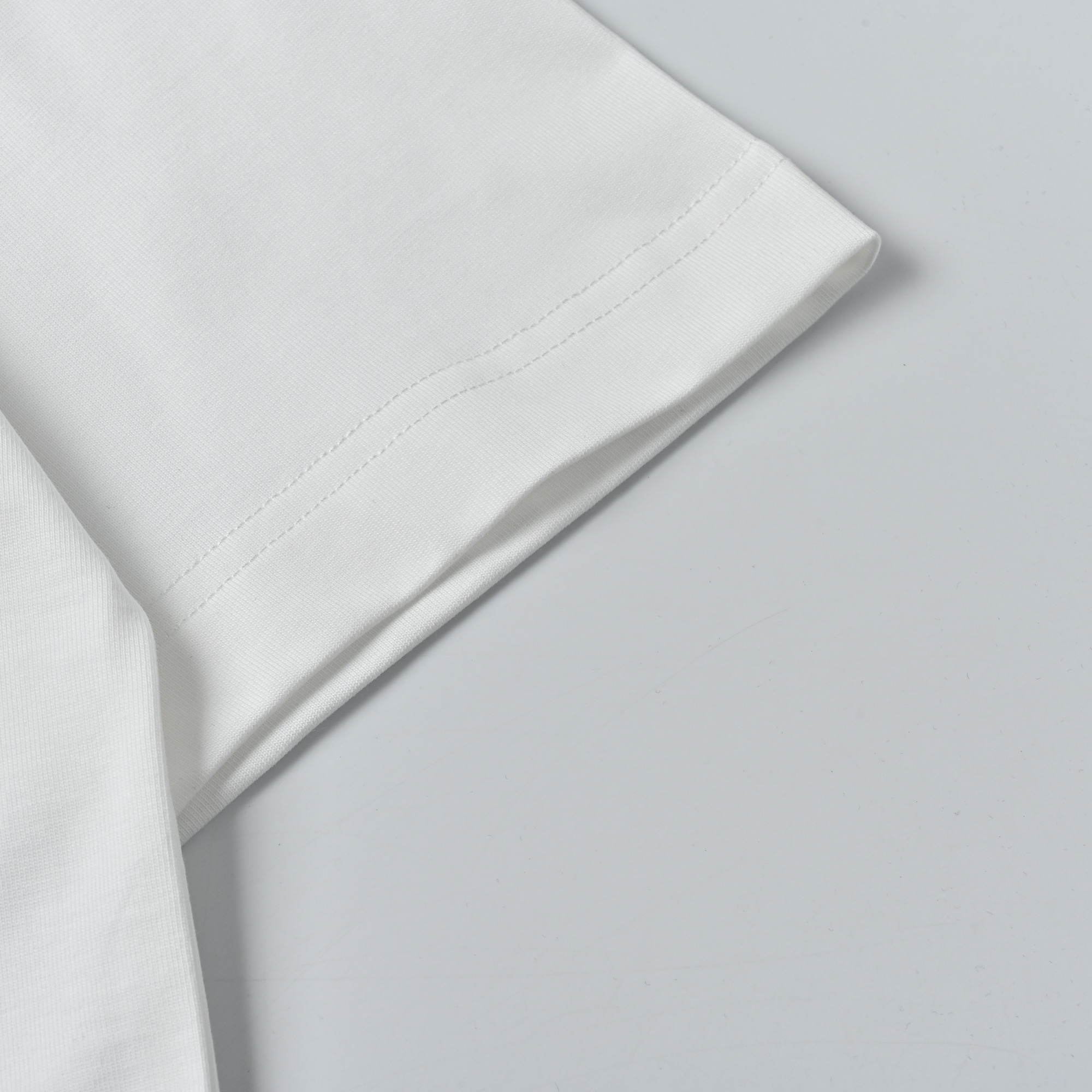 Louis Vuitton/LV 路易威登 25ss 彩绘涂鸦大logo印花短袖T恤 黑色 白色