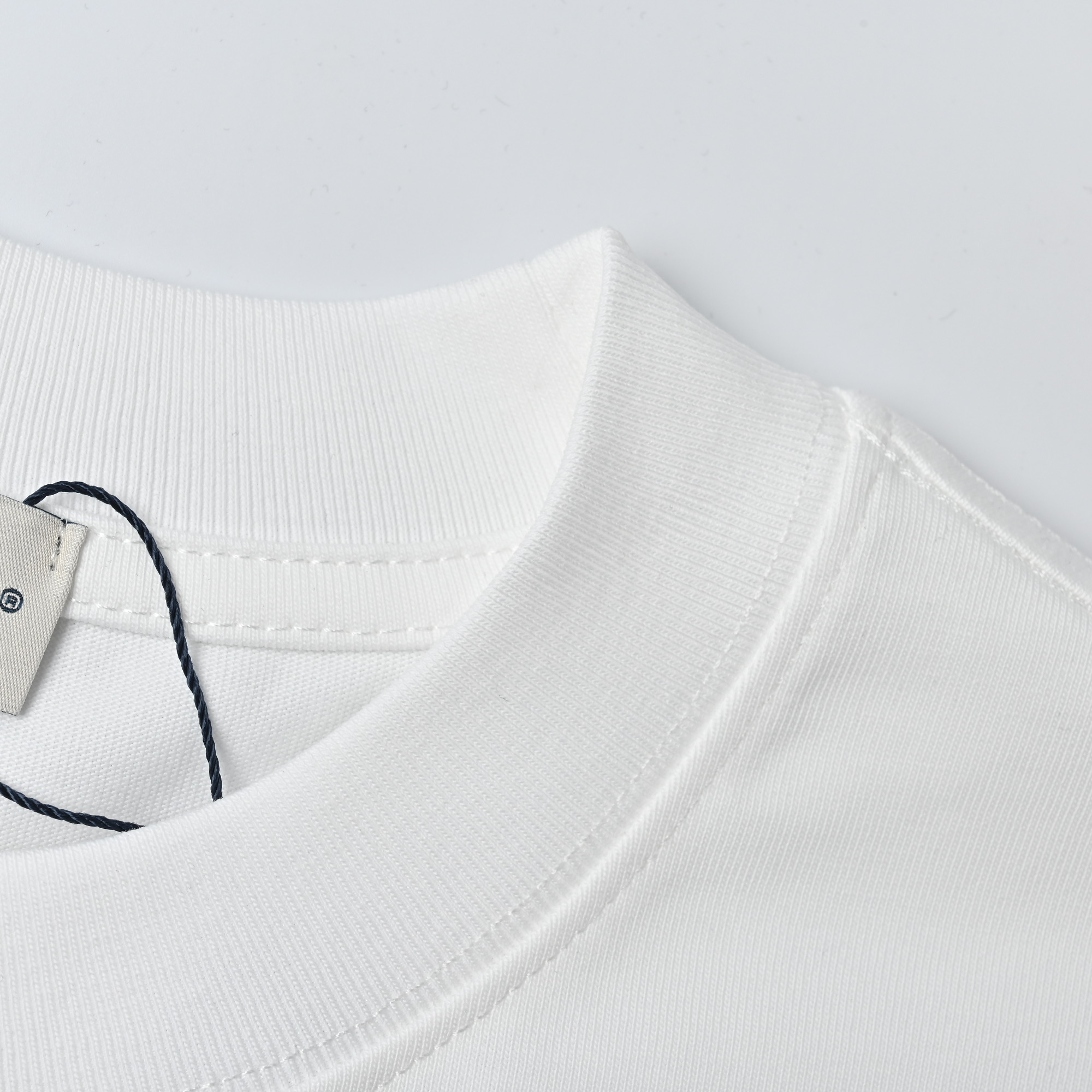 MONCLER/蒙口 英文短句短袖T恤-Chinese UA Cheap High Quatity Brand Clothes Bags handbags Sneakers wholesale wholesaler seller from China Factory suppliers Fashion Clothing Shoes best Quality Beautiful Price MONCLER/蒙口 英文短句短袖T恤