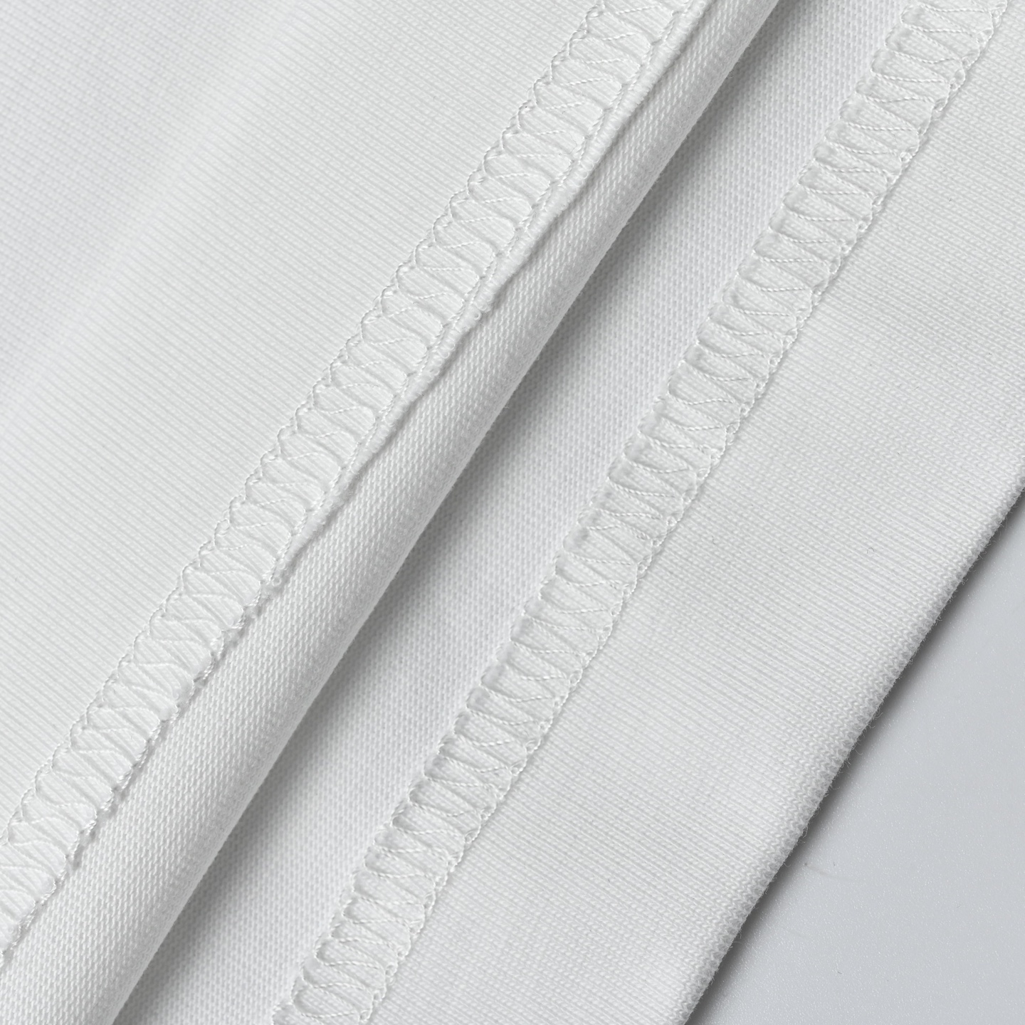 Givenchy/纪梵希 斑驳字母印花短袖T恤-Chinese UA Cheap High Quatity Brand Clothes Bags handbags Sneakers wholesale wholesaler seller from China Factory suppliers Fashion Clothing Shoes best Quality Beautiful Price Givenchy/纪梵希 斑驳字母印花短袖T恤