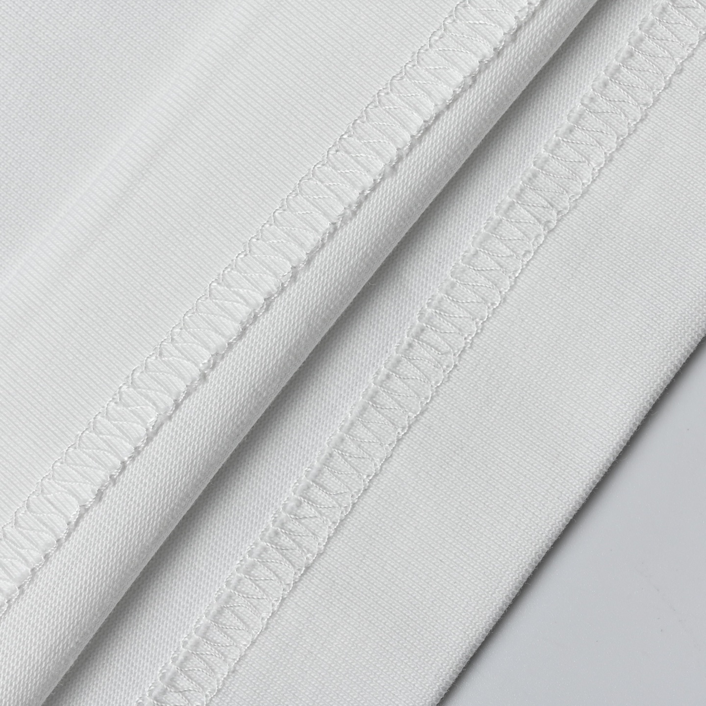 MONCLER 蒙口 2025新款 数字字母logo定制袖章短袖t恤-Chinese UA Cheap High Quatity Brand Clothes Bags handbags Sneakers wholesale wholesaler seller from China Factory suppliers Fashion Clothing Shoes best Quality Beautiful Price MONCLER 蒙口 2025新款 数字字母logo定制袖章短袖t恤