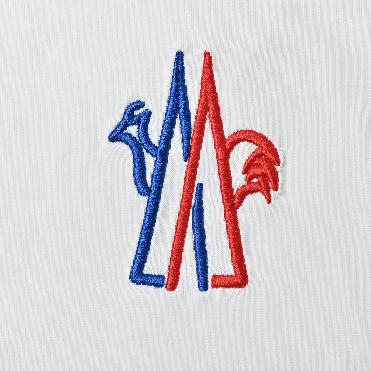 MONCLER 蒙口 2025新款 数字字母logo定制袖章短袖t恤-Chinese UA Cheap High Quatity Brand Clothes Bags handbags Sneakers wholesale wholesaler seller from China Factory suppliers Fashion Clothing Shoes best Quality Beautiful Price MONCLER 蒙口 2025新款 数字字母logo定制袖章短袖t恤