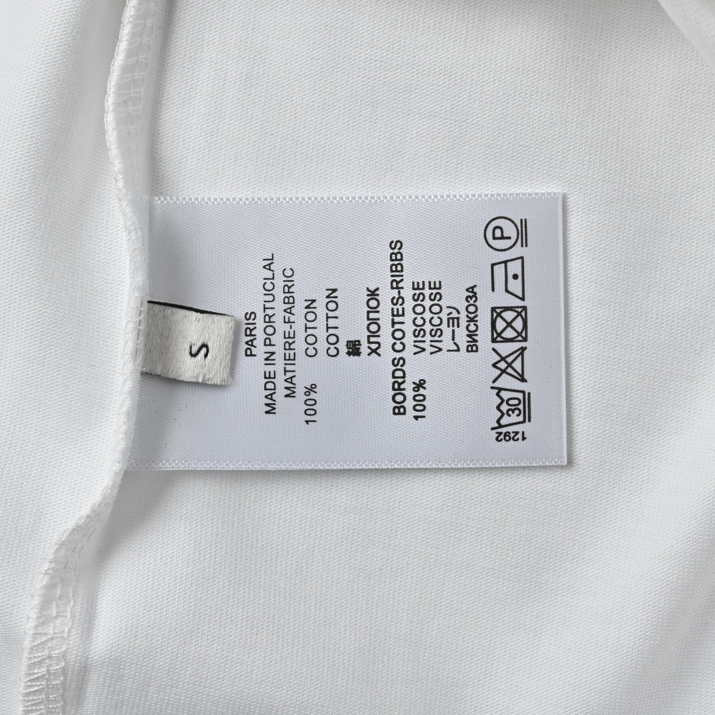 MONCLER 蒙口 2025新款 数字字母logo定制袖章短袖t恤-Chinese UA Cheap High Quatity Brand Clothes Bags handbags Sneakers wholesale wholesaler seller from China Factory suppliers Fashion Clothing Shoes best Quality Beautiful Price MONCLER 蒙口 2025新款 数字字母logo定制袖章短袖t恤