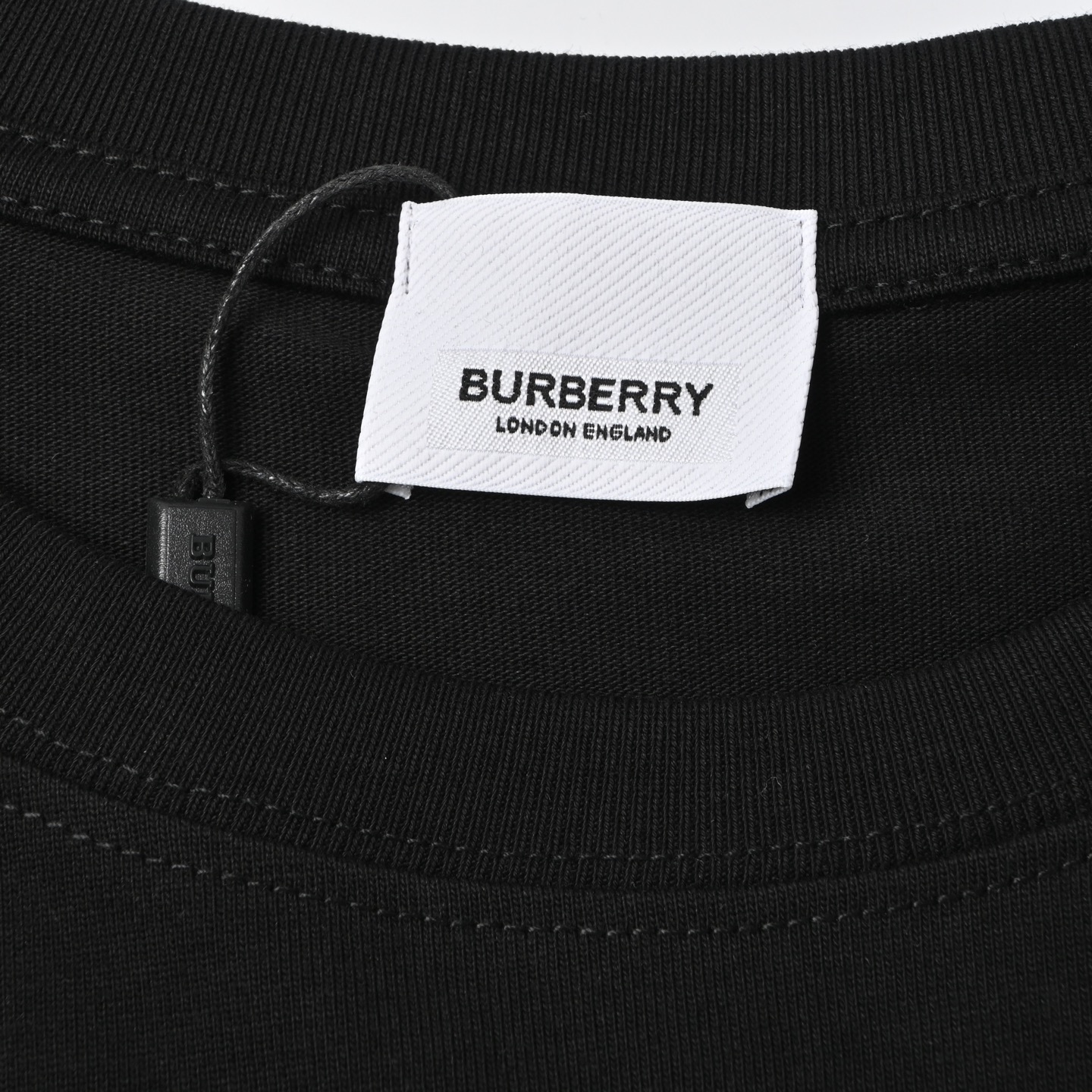 BURBERRY 巴宝莉 2025夏季新款 印花战马短袖T恤 个性字母logo印花-Chinese UA Cheap High Quatity Brand Clothes Bags handbags Sneakers wholesale wholesaler seller from China Factory suppliers Fashion Clothing Shoes best Quality Beautiful Price BURBERRY 巴宝莉 2025夏季新款 印花战马短袖T恤 个性字母logo印花