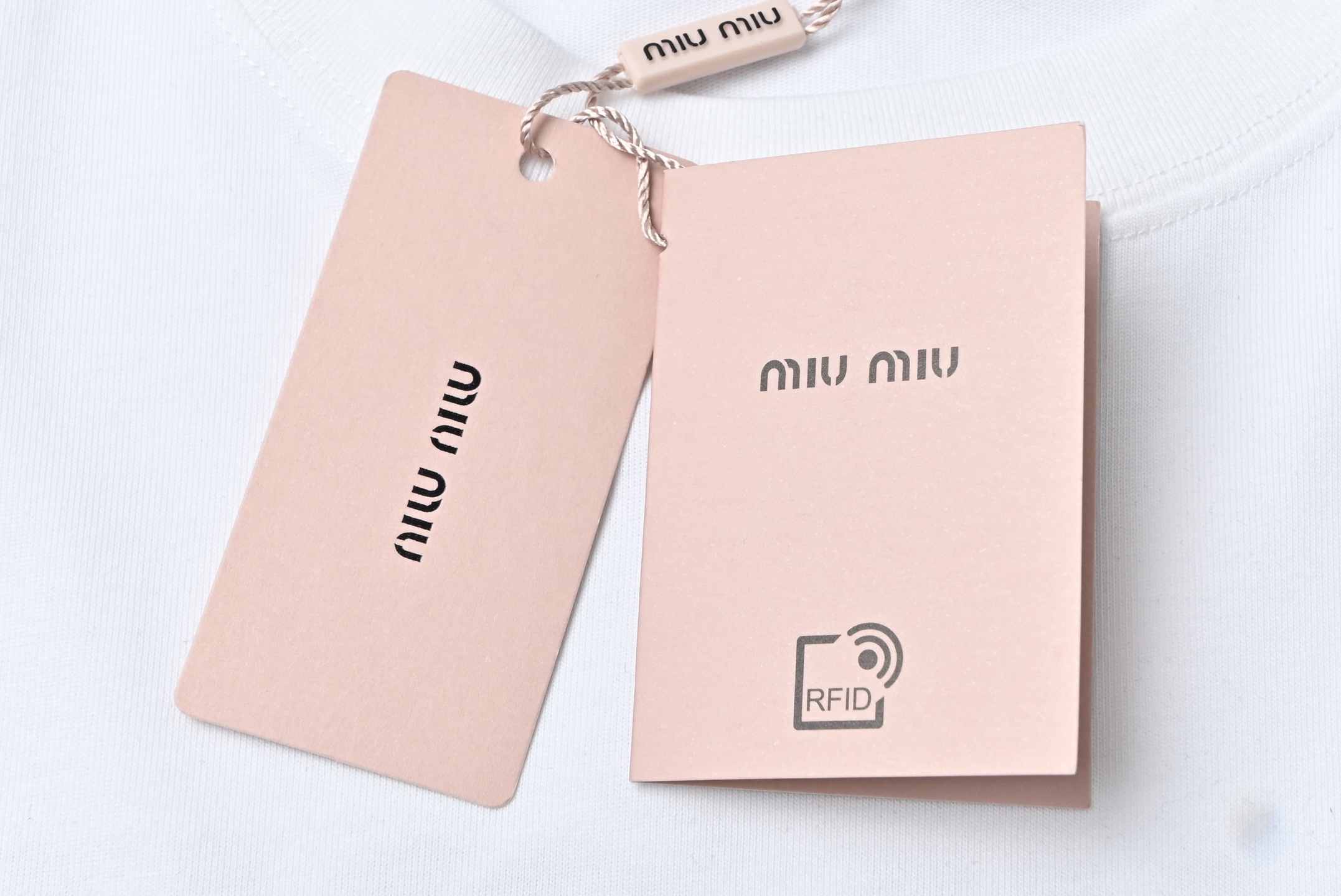 Miumiu 2025春夏款 经典字母个性logo短袖T恤