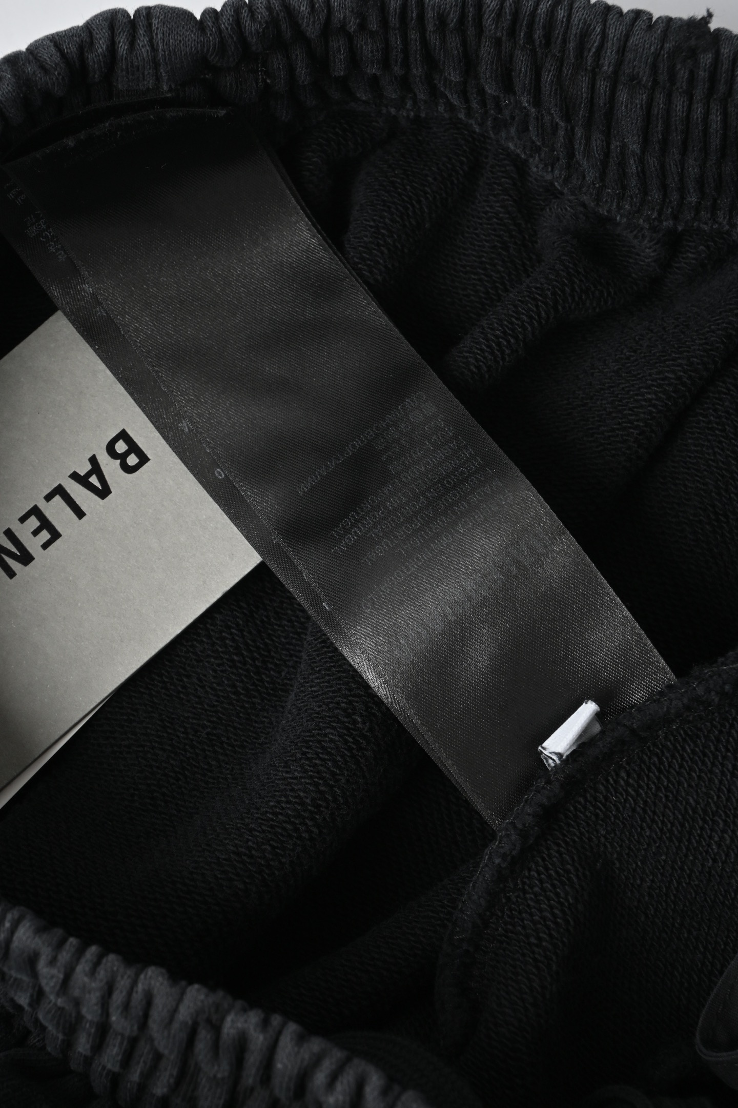 Balenciaga 巴黎世家25SS水洗灰刺绣卫裤