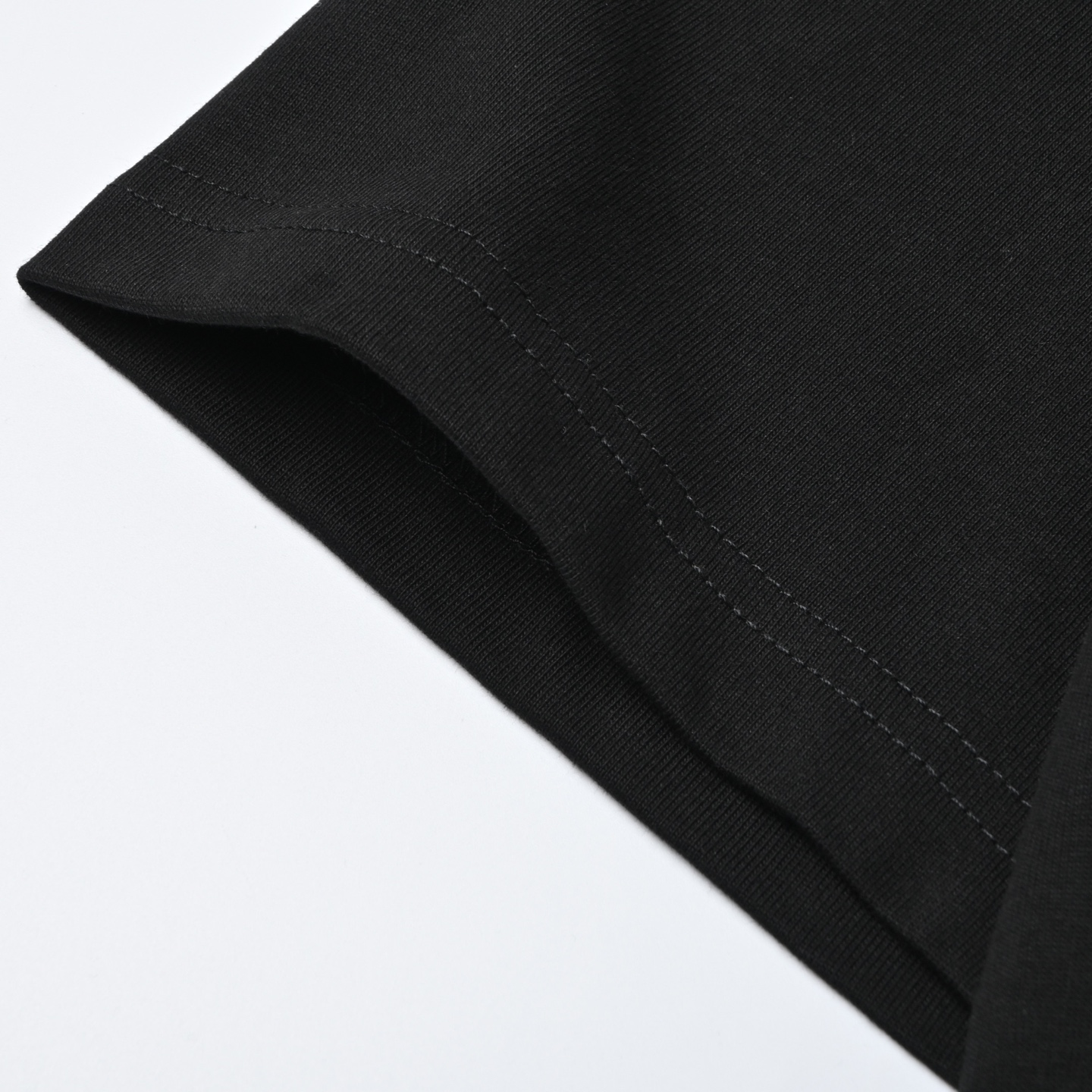 Balenciaga/巴黎世家·经典小标刺绣圆领短袖T恤 黑色 白色-Chinese UA Cheap High Quatity Brand Clothes Bags handbags Sneakers wholesale wholesaler seller from China Factory suppliers Fashion Clothing Shoes best Quality Beautiful Price Balenciaga/巴黎世家·经典小标刺绣圆领短袖T恤 黑色 白色