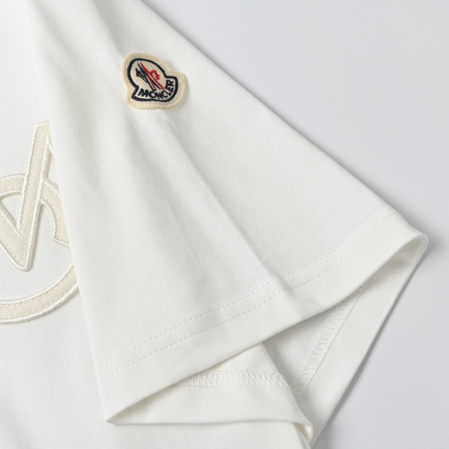 MONCLER蒙口M字母猫耳朵logo圆领短袖T恤-Chinese UA Cheap High Quatity Brand Clothes Bags handbags Sneakers wholesale wholesaler seller from China Factory suppliers Fashion Clothing Shoes best Quality Beautiful Price MONCLER蒙口M字母猫耳朵logo圆领短袖T恤