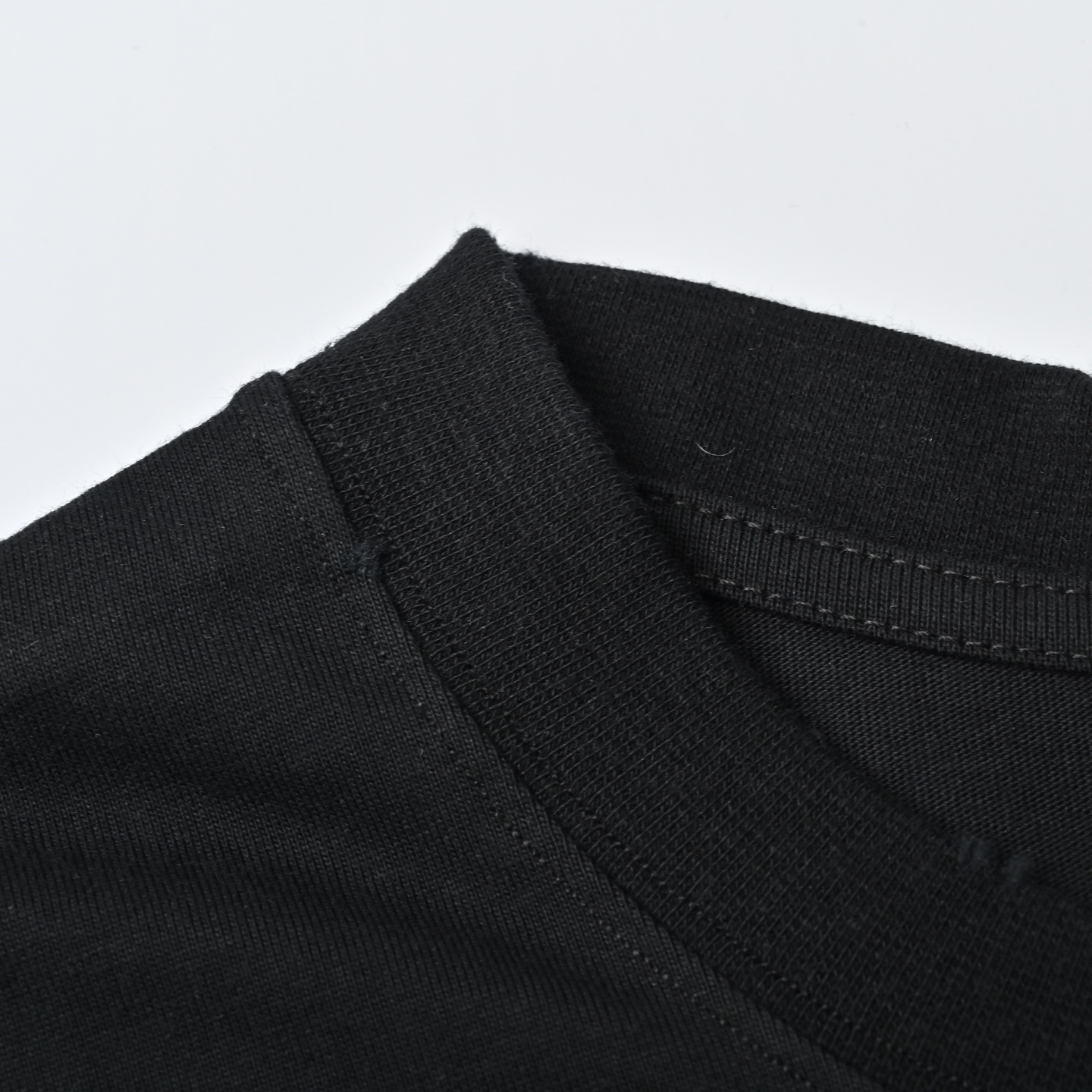 Balenciaga 巴黎世家 银白胶带短袖T恤