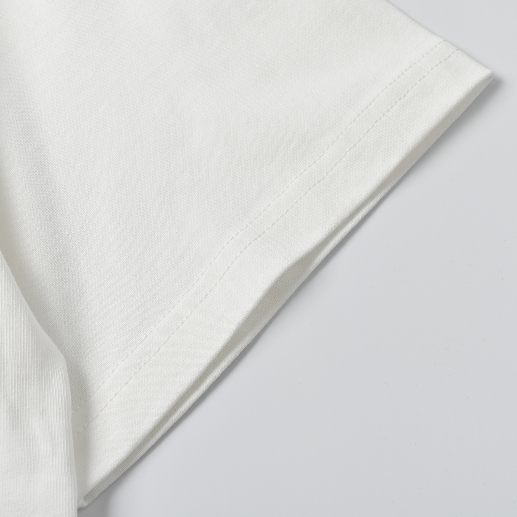 miumiu 帆布鞋印花短袖T恤 纯色T恤简约大气