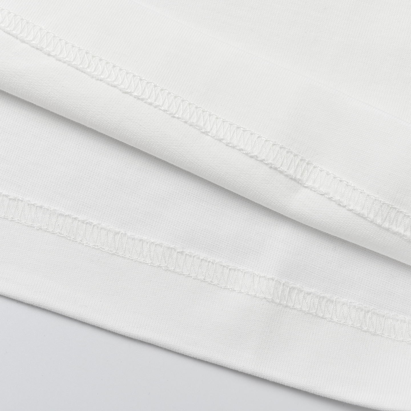 Balenciaga 巴黎世家 黄色字母彩印短袖T恤 黑色款酷帅 白色款清爽-Chinese UA Cheap High Quatity Brand Clothes Bags handbags Sneakers wholesale wholesaler seller from China Factory suppliers Fashion Clothing Shoes best Quality Beautiful Price Balenciaga 巴黎世家 黄色字母彩印短袖T恤 黑色款酷帅 白色款清爽