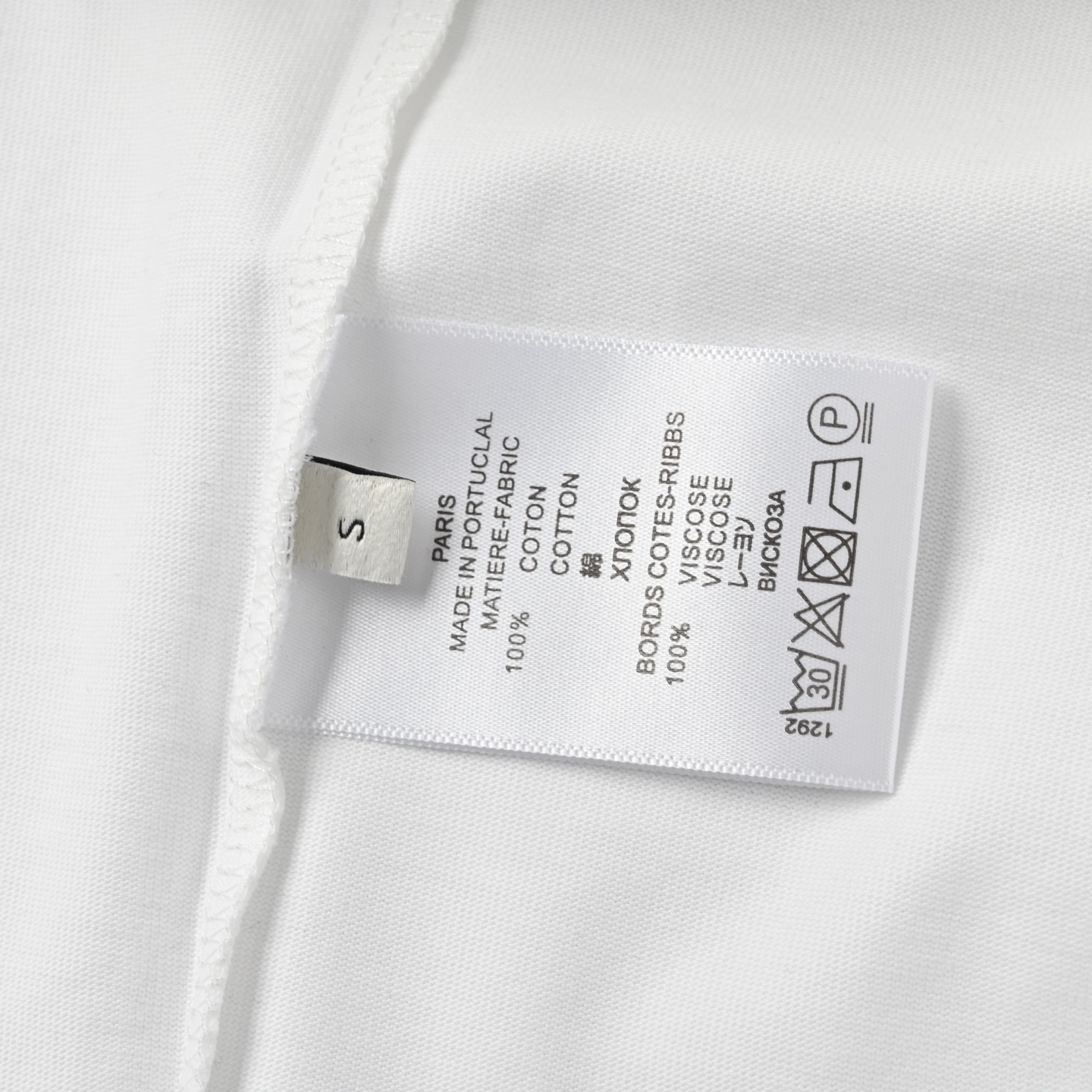 Balenciaga 巴黎世家 黄色字母彩印短袖T恤 黑色款酷帅 白色款清爽-Chinese UA Cheap High Quatity Brand Clothes Bags handbags Sneakers wholesale wholesaler seller from China Factory suppliers Fashion Clothing Shoes best Quality Beautiful Price Balenciaga 巴黎世家 黄色字母彩印短袖T恤 黑色款酷帅 白色款清爽