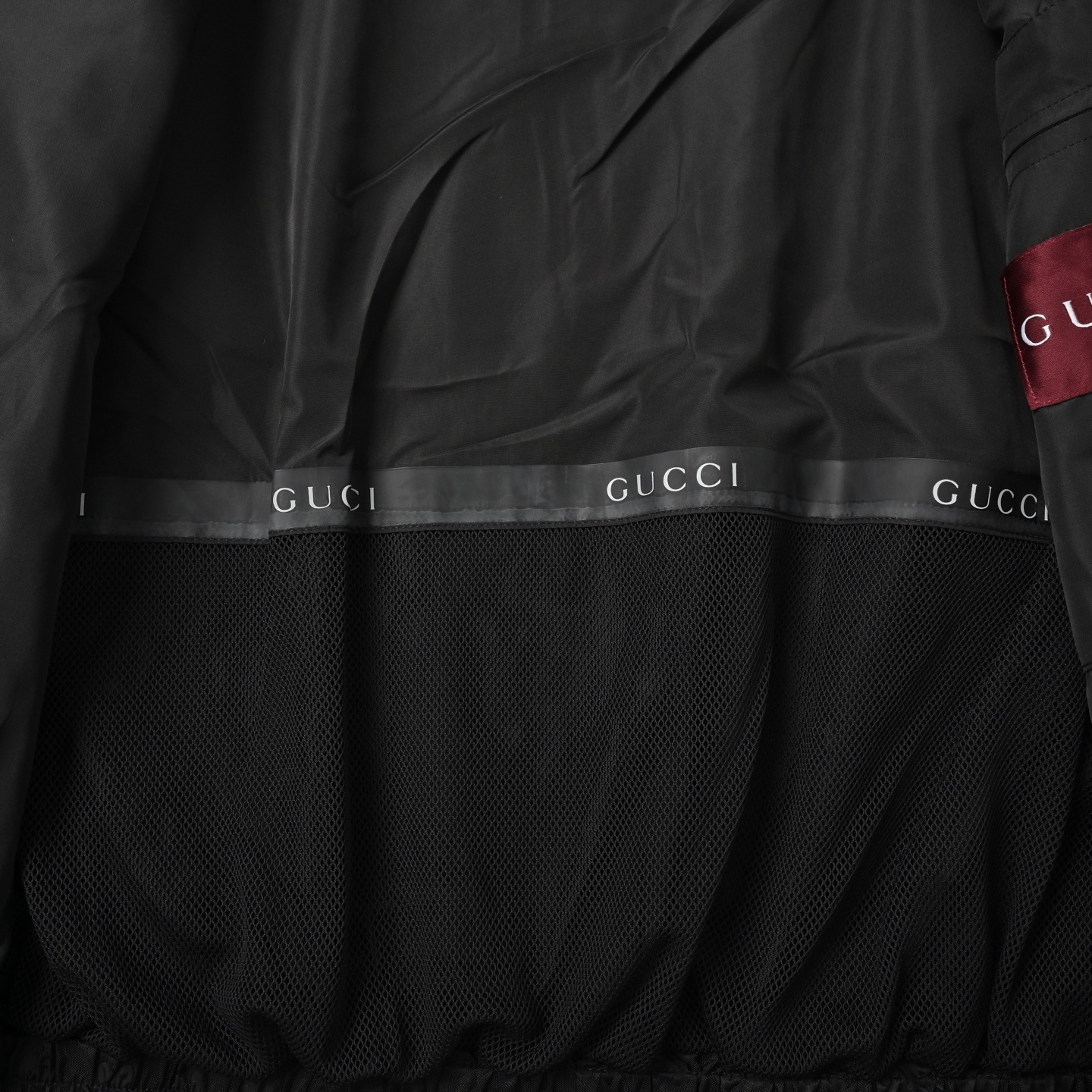 Gucci 古驰 满印连帽休闲夹克外套 轻质GG尼龙提花 领口织带