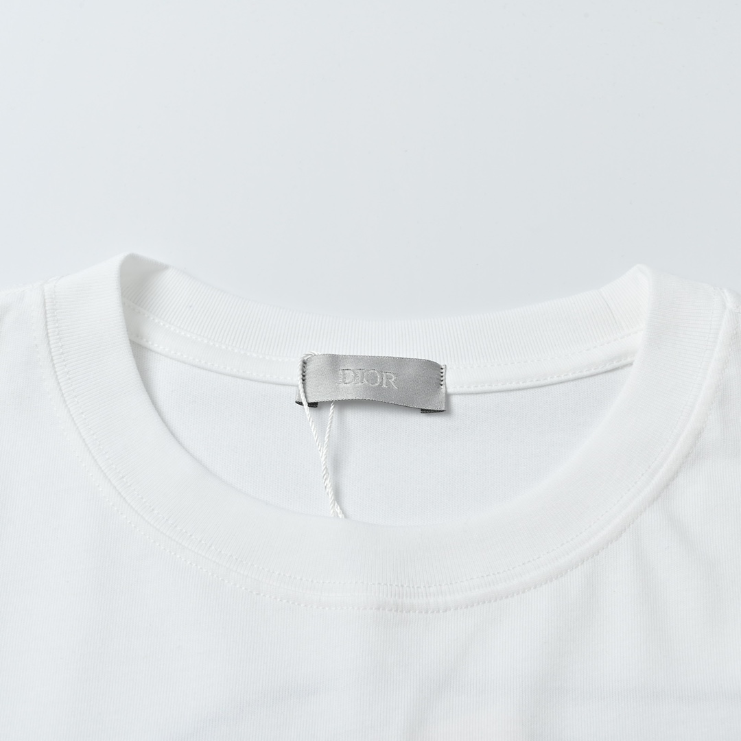 Dior 迪奥 花卉刺绣字母短袖T恤 经典的胸前大立体刺绣LOGO打造