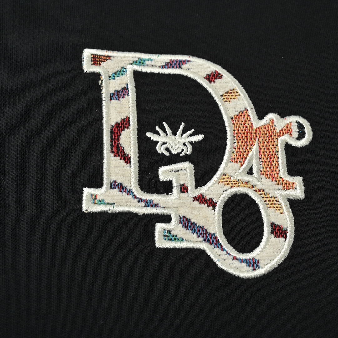 Dior 迪奥 花卉刺绣字母短袖T恤 经典的胸前大立体刺绣LOGO