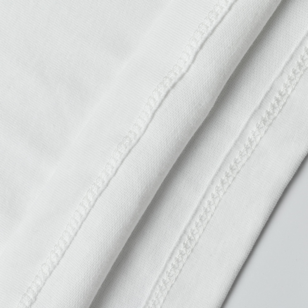 Louis Vuitton 路易威登 25Ss春夏新款 圆圈logo印花圆领短袖T恤-Chinese UA Cheap High Quatity Brand Clothes Bags handbags Sneakers wholesale wholesaler seller from China Factory suppliers Fashion Clothing Shoes best Quality Beautiful Price Louis Vuitton 路易威登 25Ss春夏新款 圆圈logo印花圆领短袖T恤