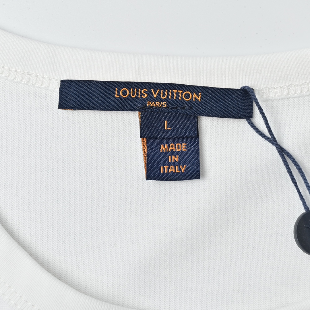Louis Vuitton 路易威登 25Ss春夏新款 圆圈logo印花圆领短袖T恤-Chinese UA Cheap High Quatity Brand Clothes Bags handbags Sneakers wholesale wholesaler seller from China Factory suppliers Fashion Clothing Shoes best Quality Beautiful Price Louis Vuitton 路易威登 25Ss春夏新款 圆圈logo印花圆领短袖T恤