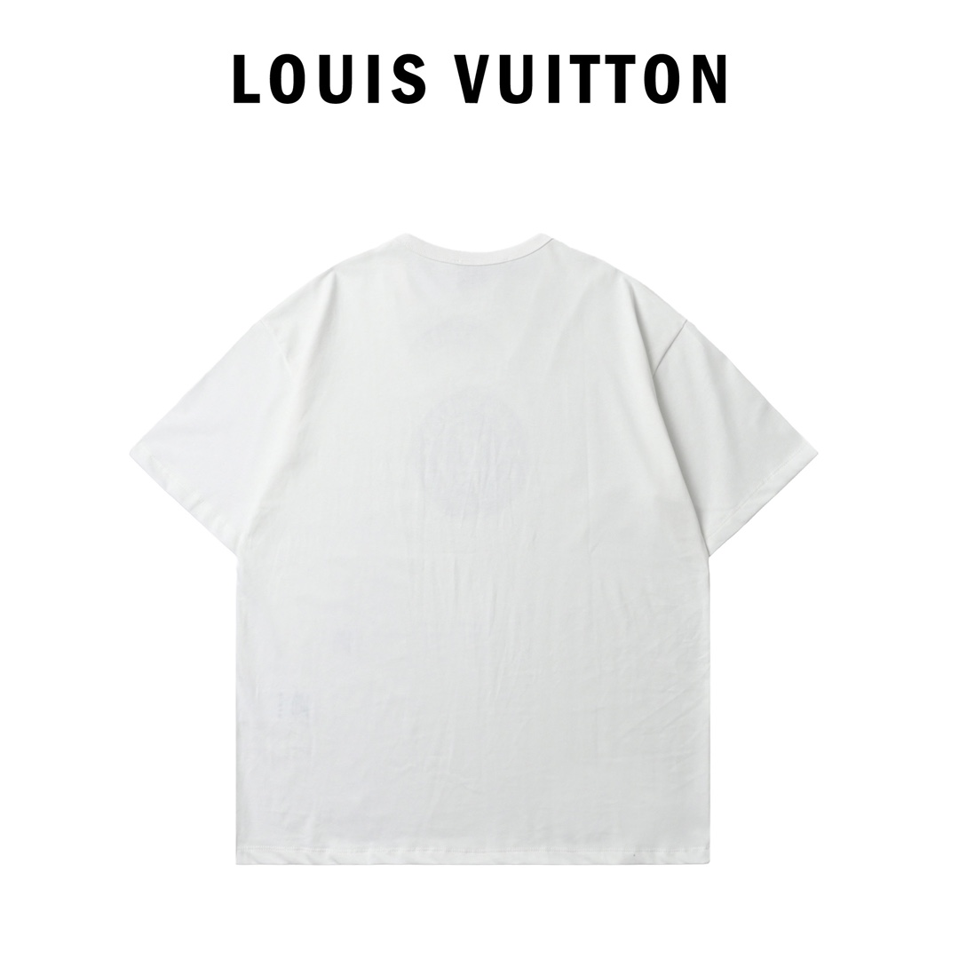 Louis Vuitton 路易威登 25Ss春夏新款 圆圈logo印花圆领短袖T恤-Chinese UA Cheap High Quatity Brand Clothes Bags handbags Sneakers wholesale wholesaler seller from China Factory suppliers Fashion Clothing Shoes best Quality Beautiful Price Louis Vuitton 路易威登 25Ss春夏新款 圆圈logo印花圆领短袖T恤
