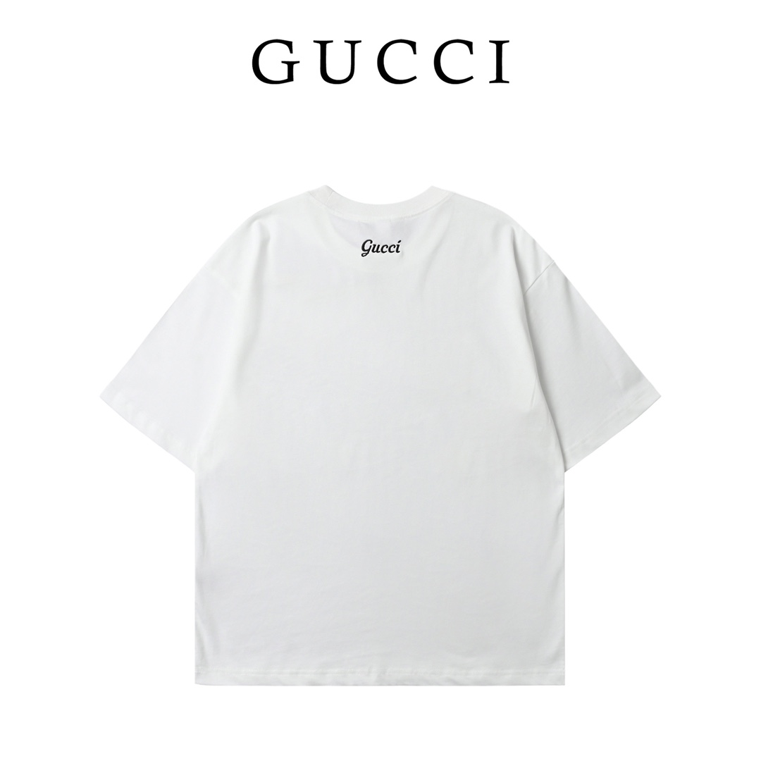 Gucci 古驰 简约字母刺绣logo图案短袖-Chinese UA Cheap High Quatity Brand Clothes Bags handbags Sneakers wholesale wholesaler seller from China Factory suppliers Fashion Clothing Shoes best Quality Beautiful Price Gucci 古驰 简约字母刺绣logo图案短袖
