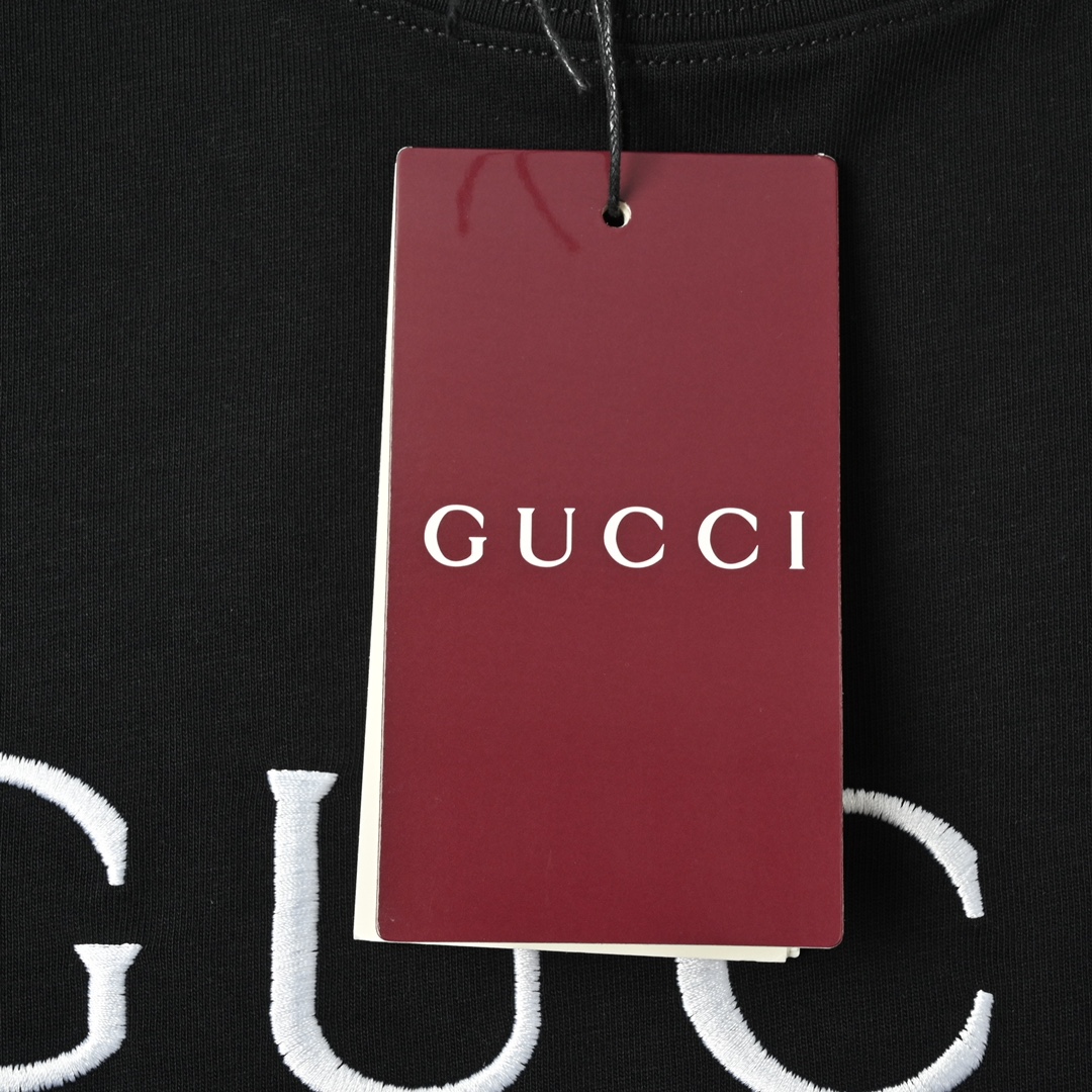 Gucci 古驰 简约字母刺绣logo图案短袖