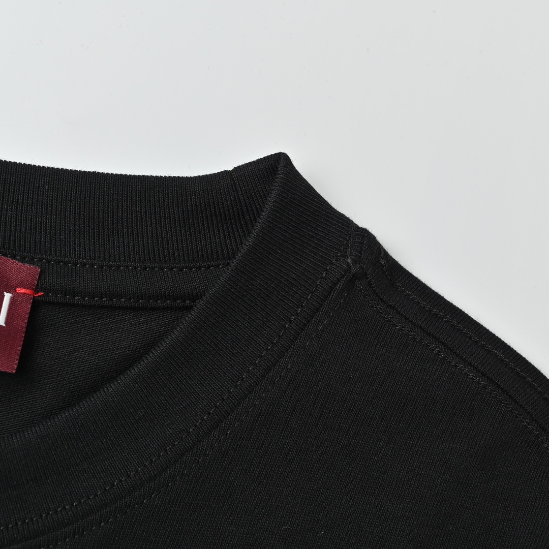 Gucci 古驰 简约字母刺绣logo图案短袖