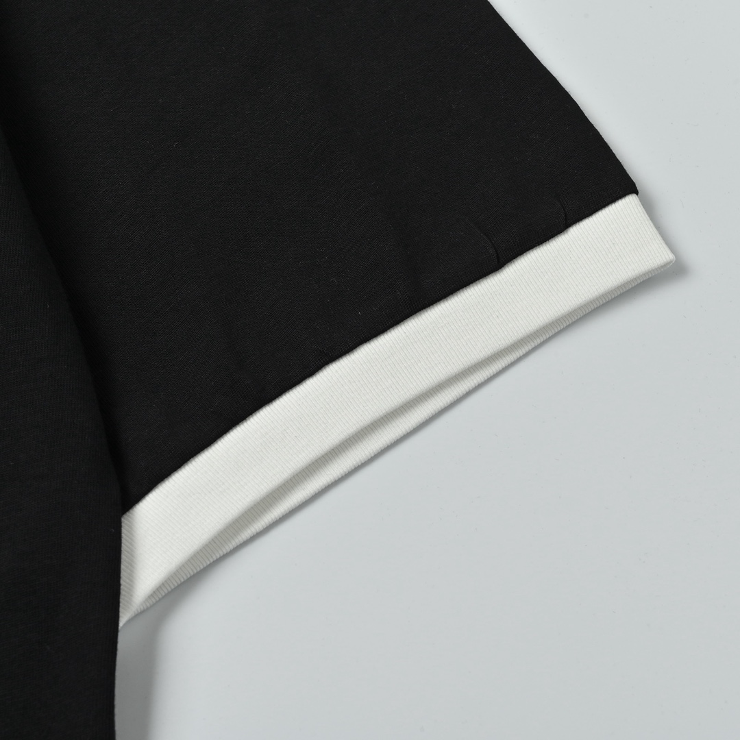 Miumiu 24SS 刺绣徽标拼色短袖-Chinese UA Cheap High Quatity Brand Clothes Bags handbags Sneakers wholesale wholesaler seller from China Factory suppliers Fashion Clothing Shoes best Quality Beautiful Price Miumiu 24SS 刺绣徽标拼色短袖