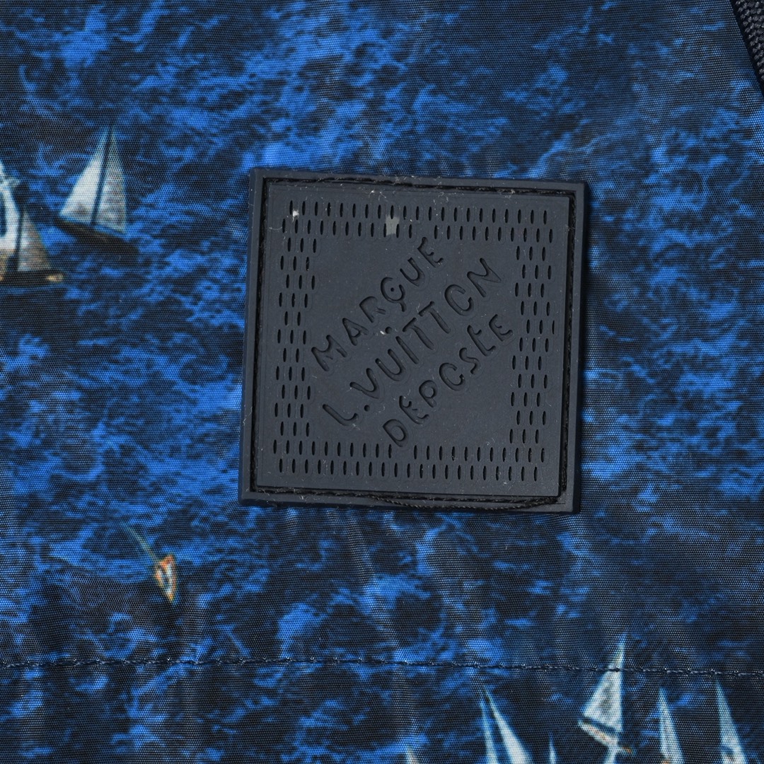 Louis Vuitton 路易威登 25SS 印花防风夹克外套-Chinese UA Cheap High Quatity Brand Clothes Bags handbags Sneakers wholesale wholesaler seller from China Factory suppliers Fashion Clothing Shoes best Quality Beautiful Price Louis Vuitton 路易威登 25SS 印花防风夹克外套