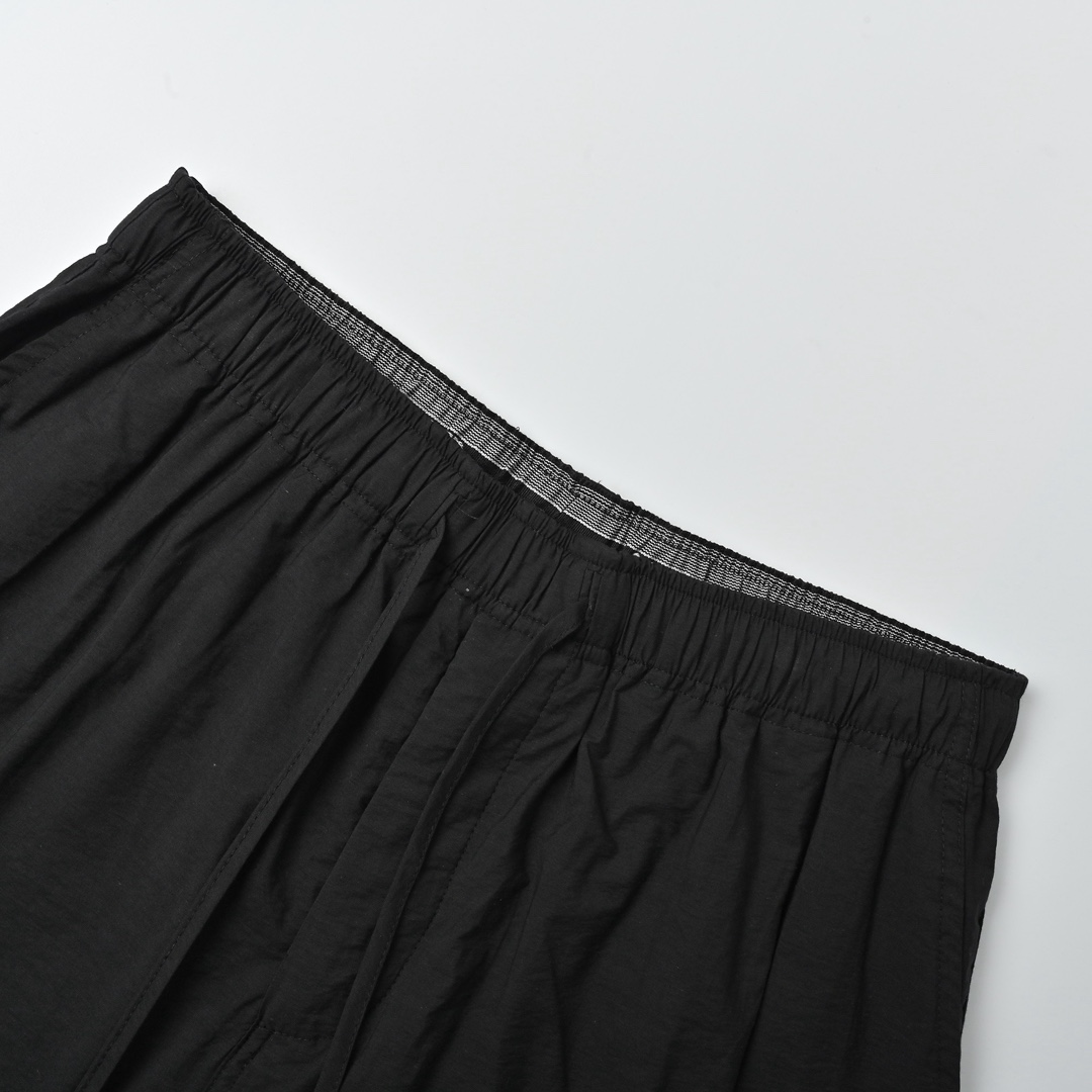 Loewe 罗意威 后袋镂空刺绣短裤-Chinese UA Cheap High Quatity Brand Clothes Bags handbags Sneakers wholesale wholesaler seller from China Factory suppliers Fashion Clothing Shoes best Quality Beautiful Price Loewe 罗意威 后袋镂空刺绣短裤