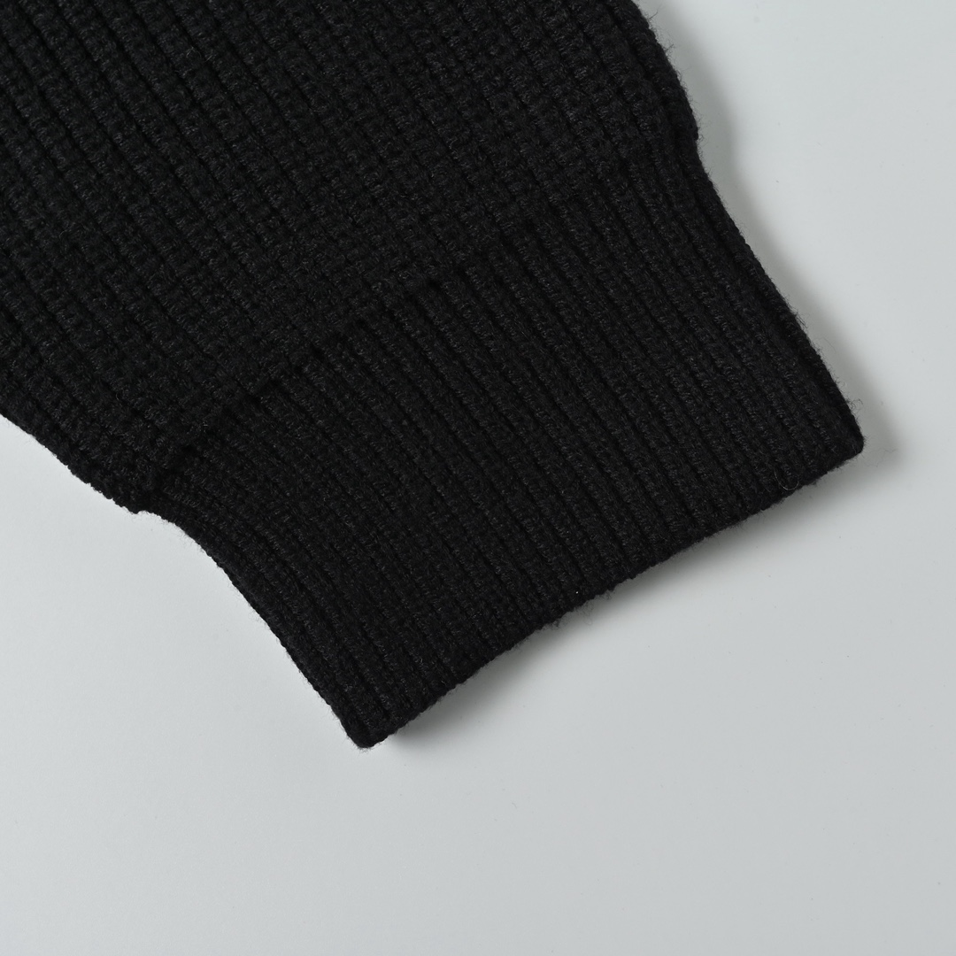 Louis Vuitton 路易威登 2025新款 Monogram花卉刺绣字母针织开衫毛衣