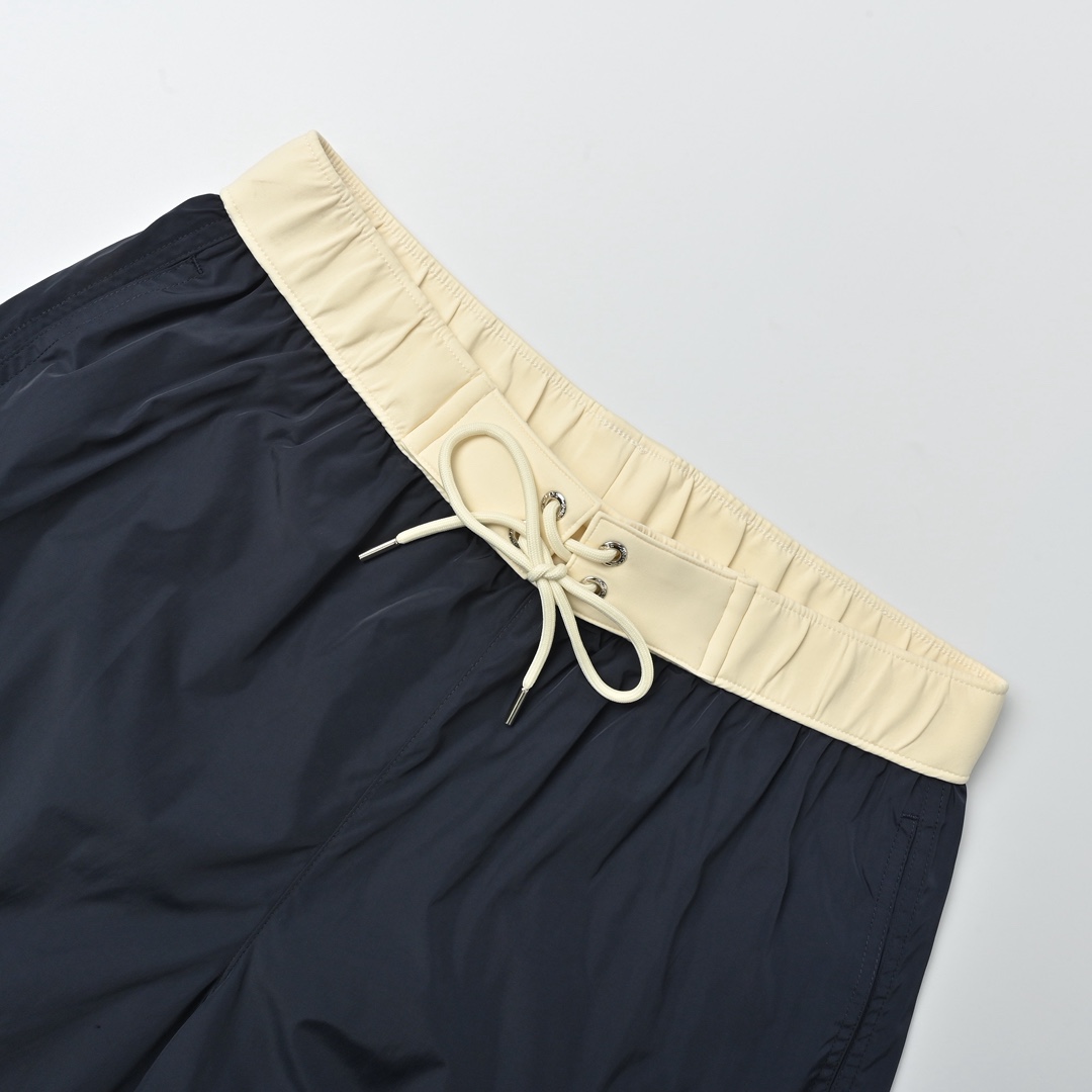 MONCLER 蒙口 小标拼接沙滩短裤