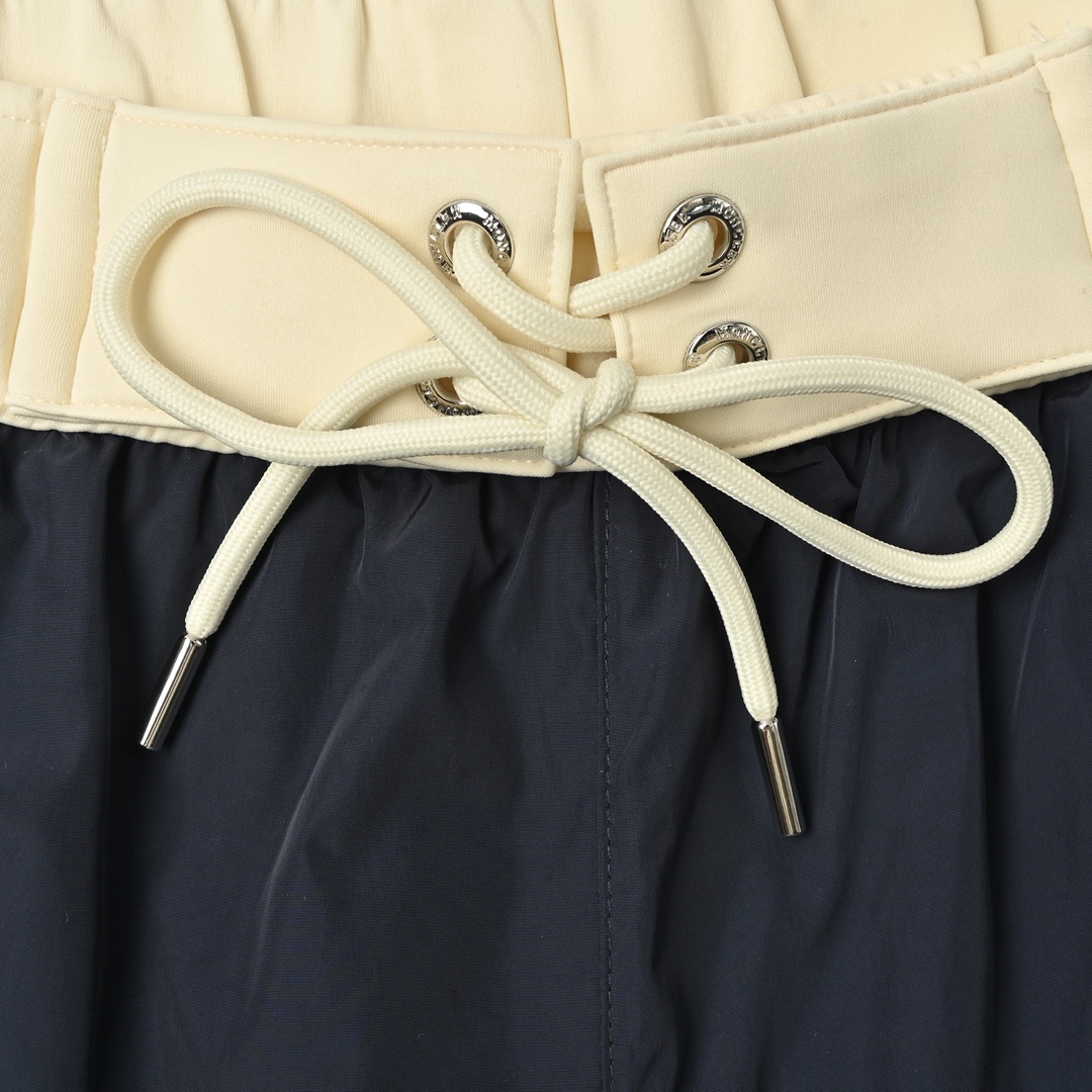 MONCLER 蒙口 小标拼接沙滩短裤