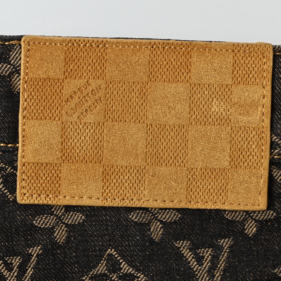 Louis Vuitton 路易威登 满印咖色牛仔裤-Chinese UA Cheap High Quatity Brand Clothes Bags handbags Sneakers wholesale wholesaler seller from China Factory suppliers Fashion Clothing Shoes best Quality Beautiful Price Louis Vuitton 路易威登 满印咖色牛仔裤