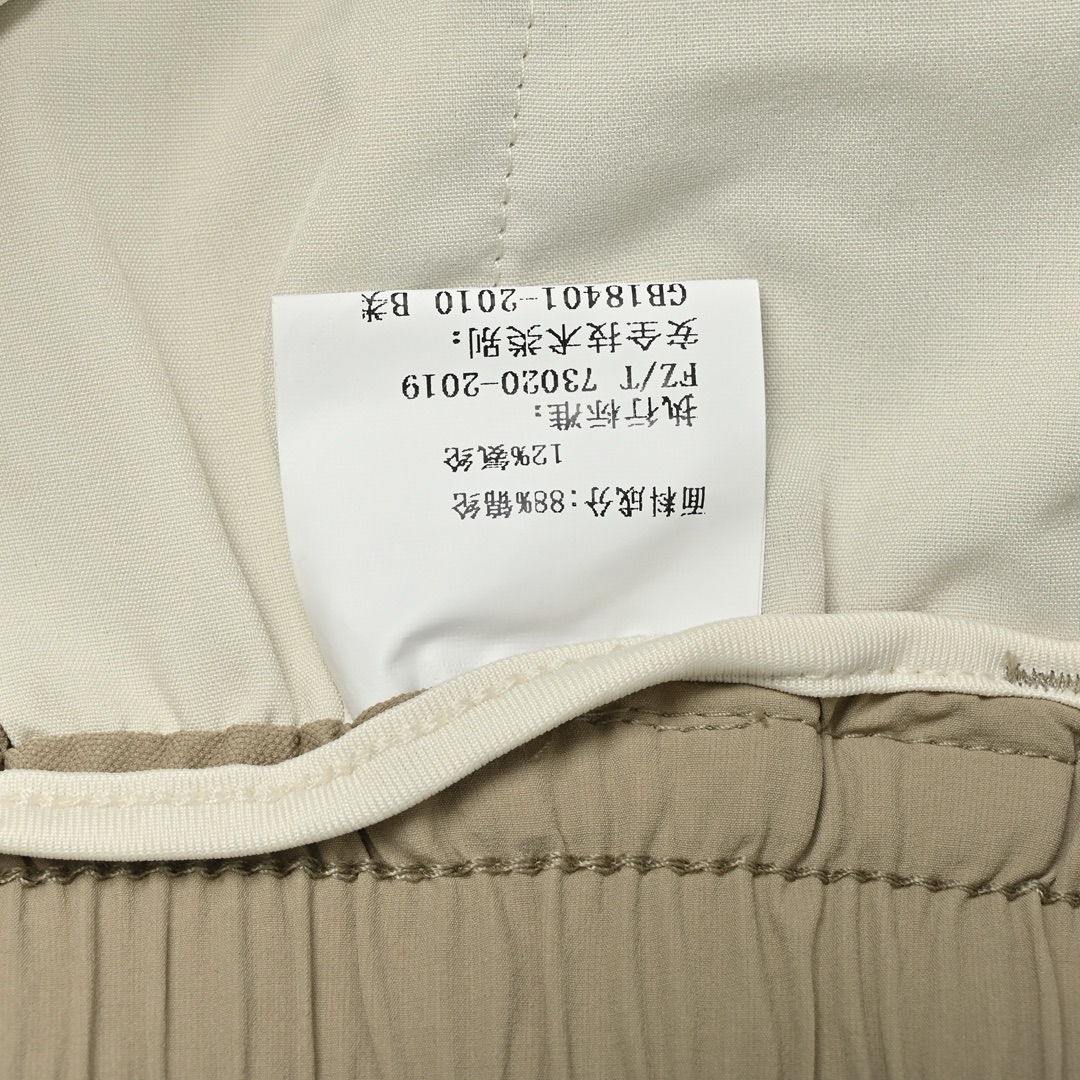 Alo 吸汗系列logo小标运动短裤-Chinese UA Cheap High Quatity Brand Clothes Bags handbags Sneakers wholesale wholesaler seller from China Factory suppliers Fashion Clothing Shoes best Quality Beautiful Price Alo 吸汗系列logo小标运动短裤