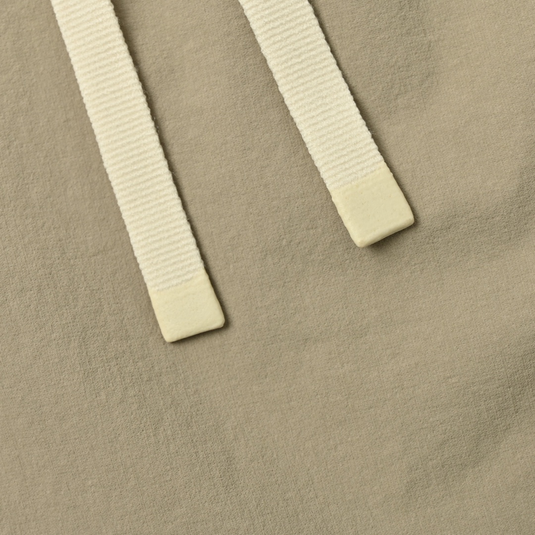 Alo 吸汗系列logo小标运动短裤-Chinese UA Cheap High Quatity Brand Clothes Bags handbags Sneakers wholesale wholesaler seller from China Factory suppliers Fashion Clothing Shoes best Quality Beautiful Price Alo 吸汗系列logo小标运动短裤