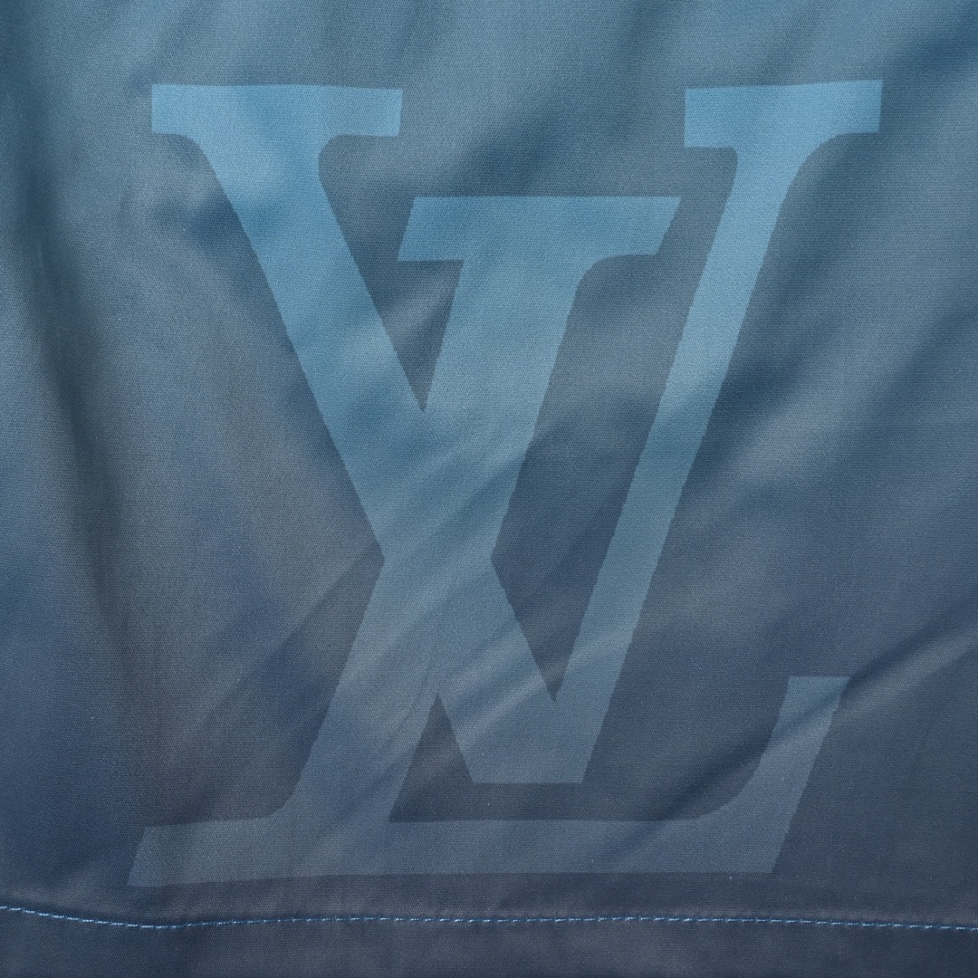 Louis Vuitton 路易威登 大印花图案渐变短裤 一款夏日短裤