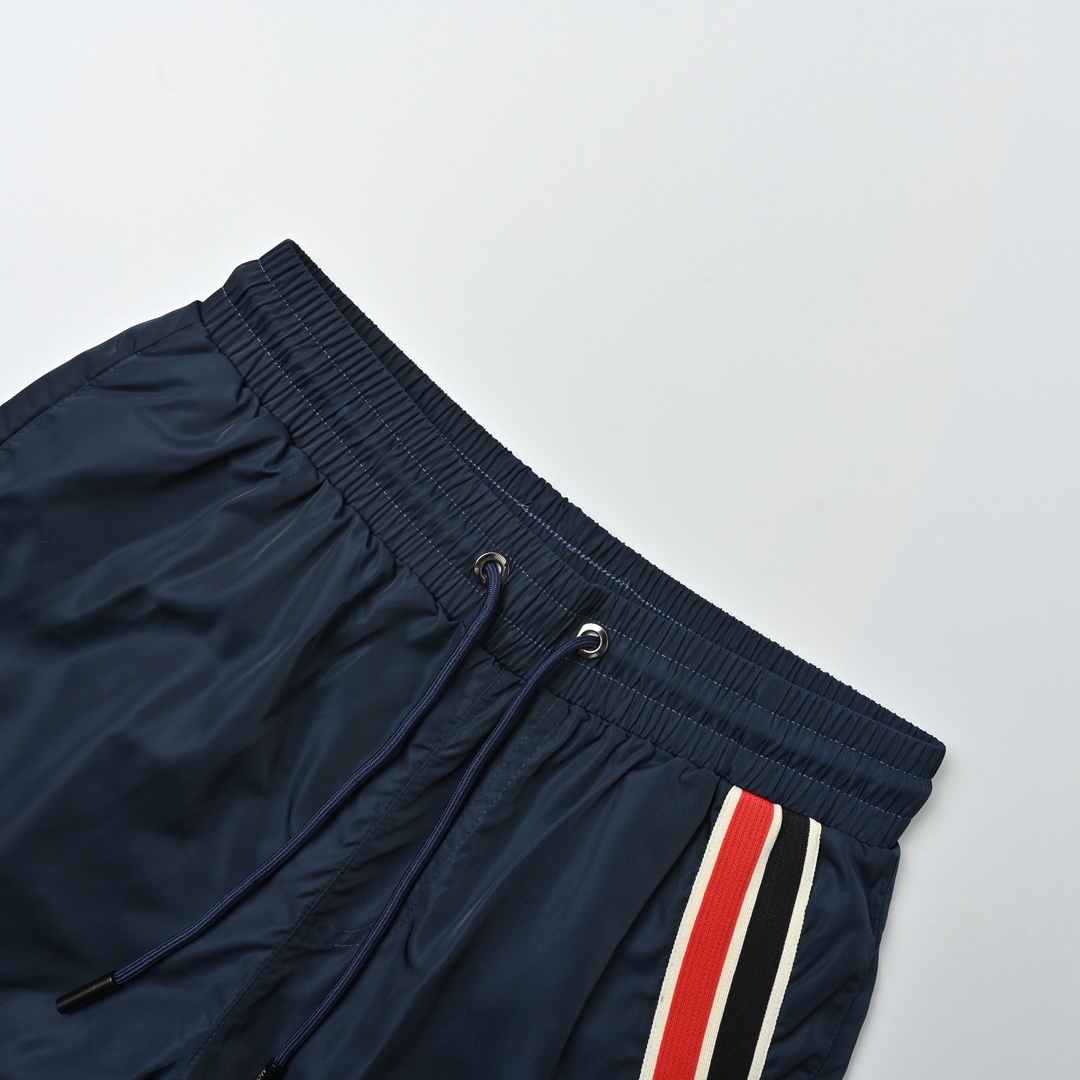 Moncler/蒙口 25ss 侧边织带短裤 灰色