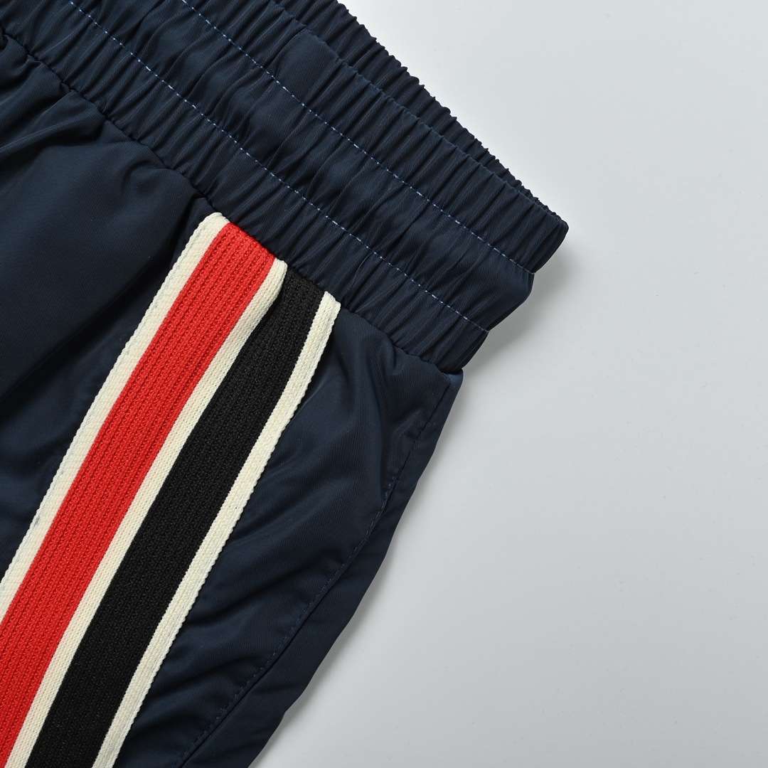 Moncler/蒙口 25ss 侧边织带短裤 灰色