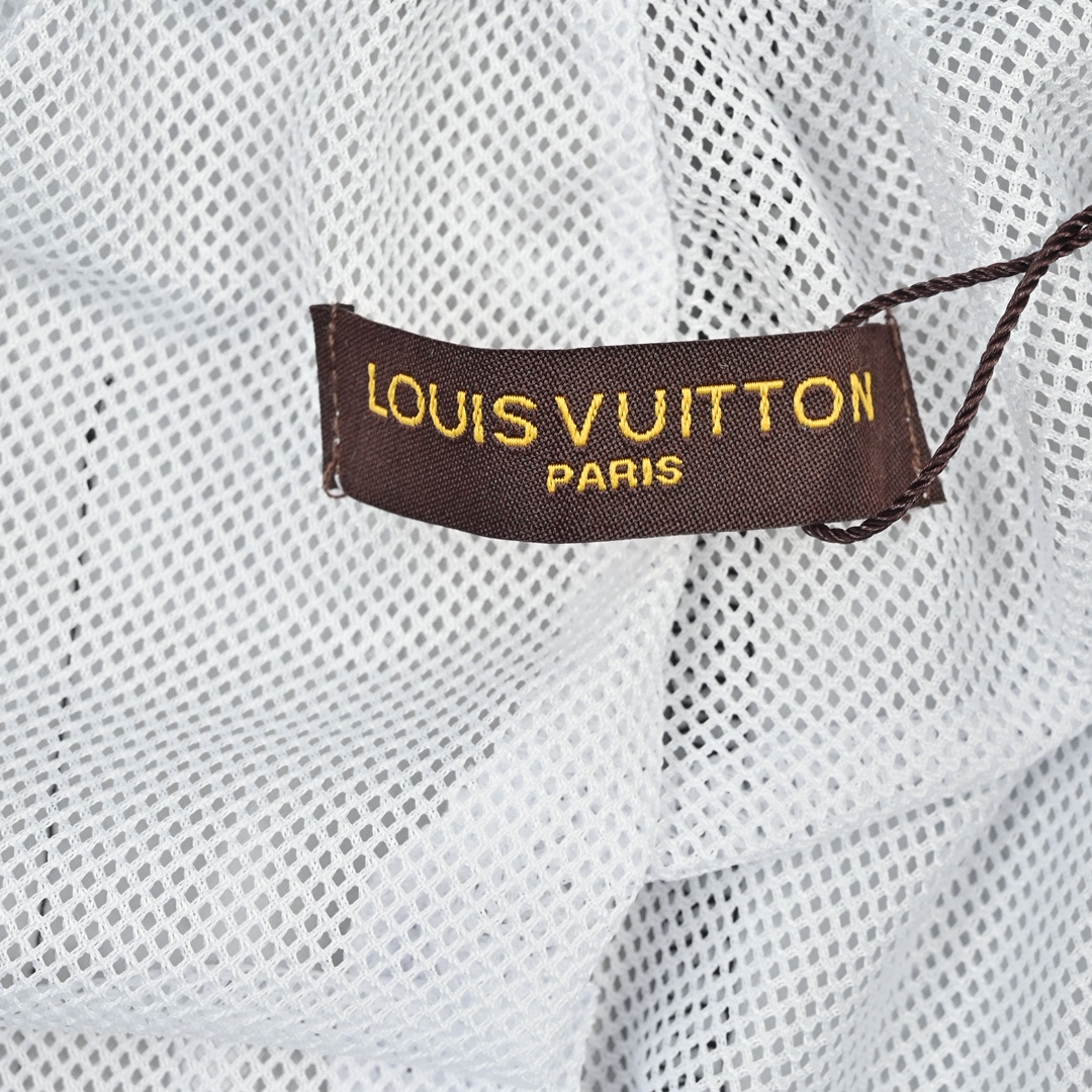 LOUIS VUITTON/路易威登 夜空满印老花沙滩短裤-Chinese UA Cheap High Quatity Brand Clothes Bags handbags Sneakers wholesale wholesaler seller from China Factory suppliers Fashion Clothing Shoes best Quality Beautiful Price LOUIS VUITTON/路易威登 夜空满印老花沙滩短裤