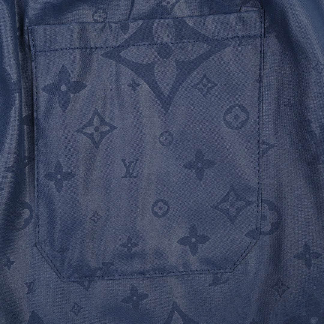 Louis Vuitton/路易威登 经典暗纹老花提花沙滩短裤-Chinese UA Cheap High Quatity Brand Clothes Bags handbags Sneakers wholesale wholesaler seller from China Factory suppliers Fashion Clothing Shoes best Quality Beautiful Price Louis Vuitton/路易威登 经典暗纹老花提花沙滩短裤