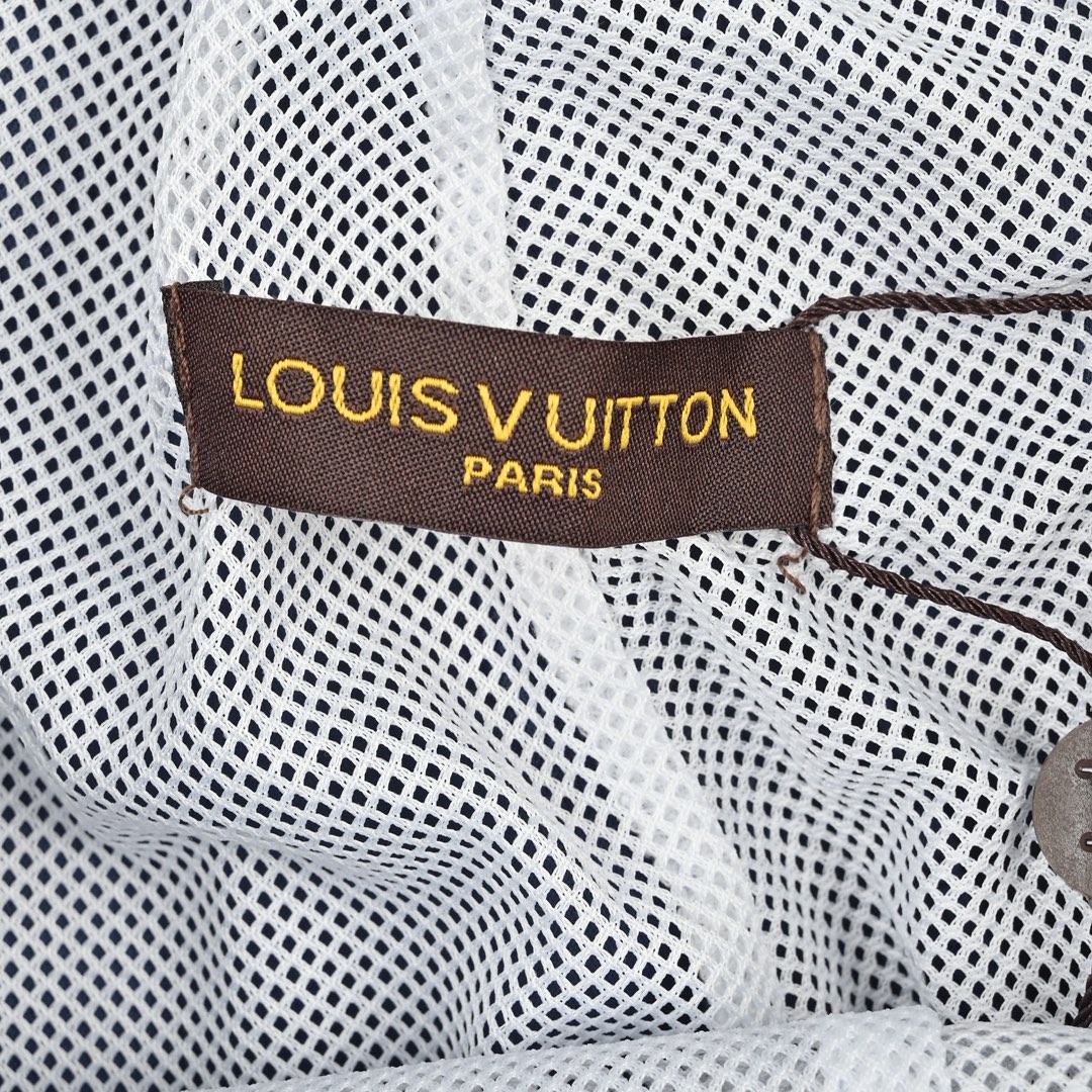 Louis Vuitton/路易威登 经典暗纹老花提花沙滩短裤-Chinese UA Cheap High Quatity Brand Clothes Bags handbags Sneakers wholesale wholesaler seller from China Factory suppliers Fashion Clothing Shoes best Quality Beautiful Price Louis Vuitton/路易威登 经典暗纹老花提花沙滩短裤