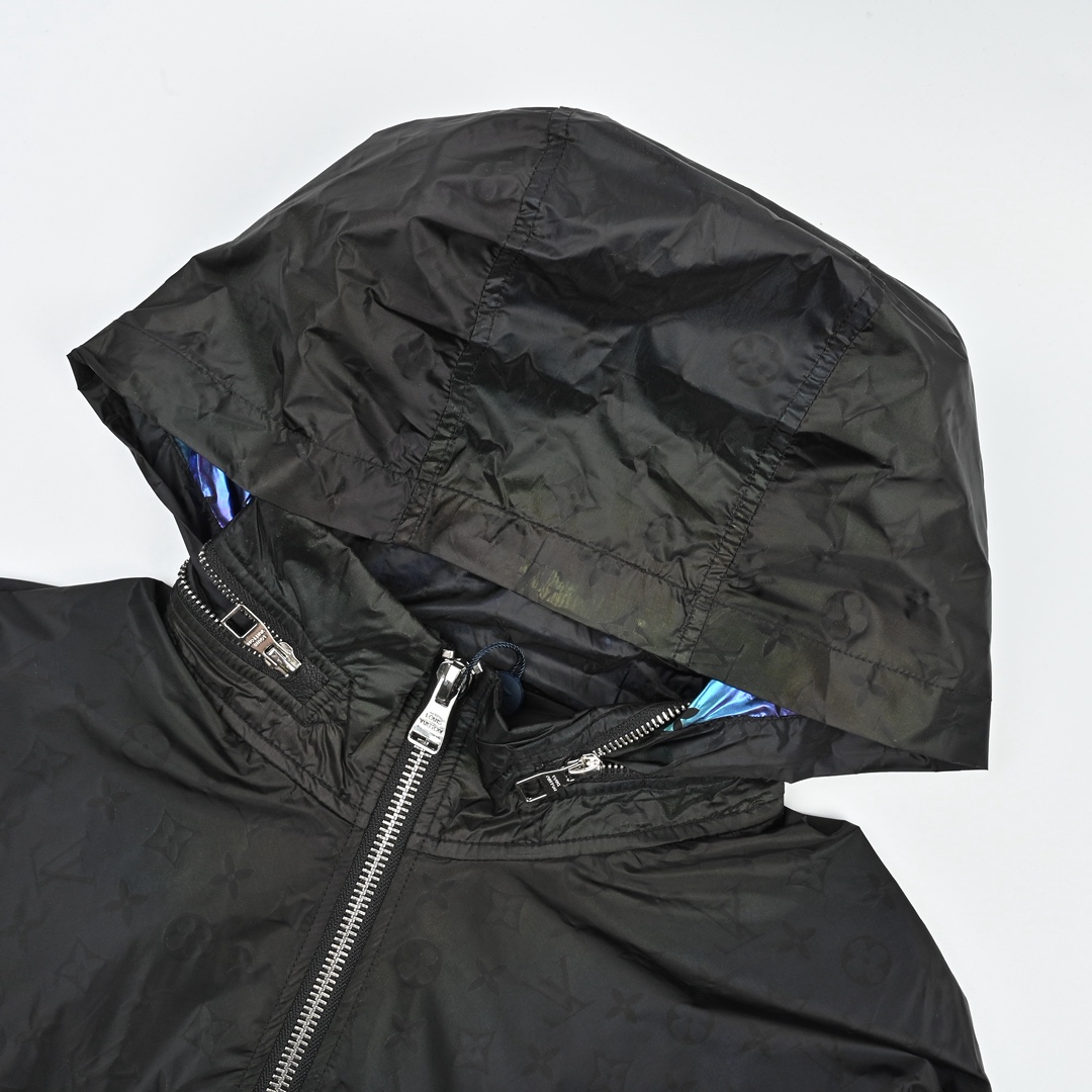 Louis Vuitton 路易威登 满印连帽夹克风衣外套 风衣这款LV连帽夹克