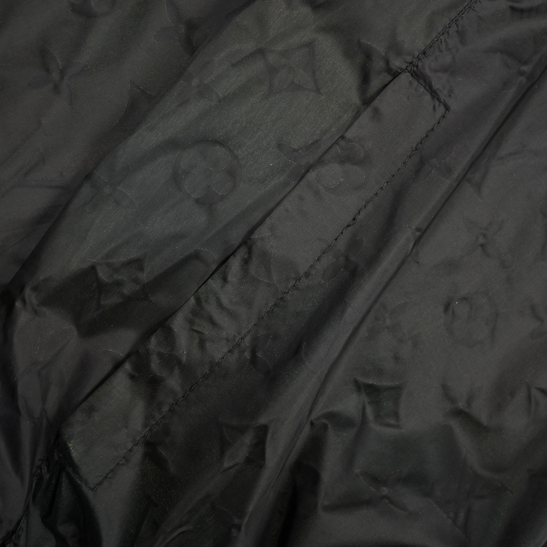 Louis Vuitton 路易威登 满印连帽夹克风衣外套 风衣这款LV连帽夹克