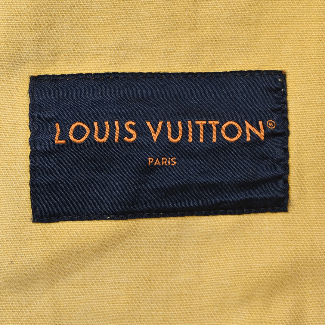 Louis Vuitton 路易威登 压花浮雕口袋牛仔外套-Chinese UA Cheap High Quatity Brand Clothes Bags handbags Sneakers wholesale wholesaler seller from China Factory suppliers Fashion Clothing Shoes best Quality Beautiful Price Louis Vuitton 路易威登 压花浮雕口袋牛仔外套