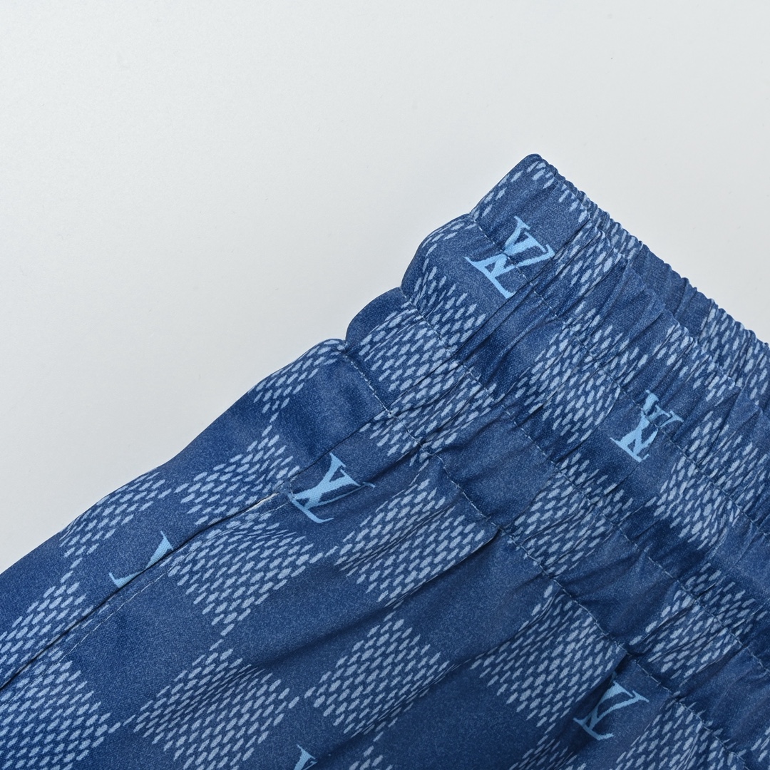 Louis Vuitton 棋盘格满印提花沙滩短裤