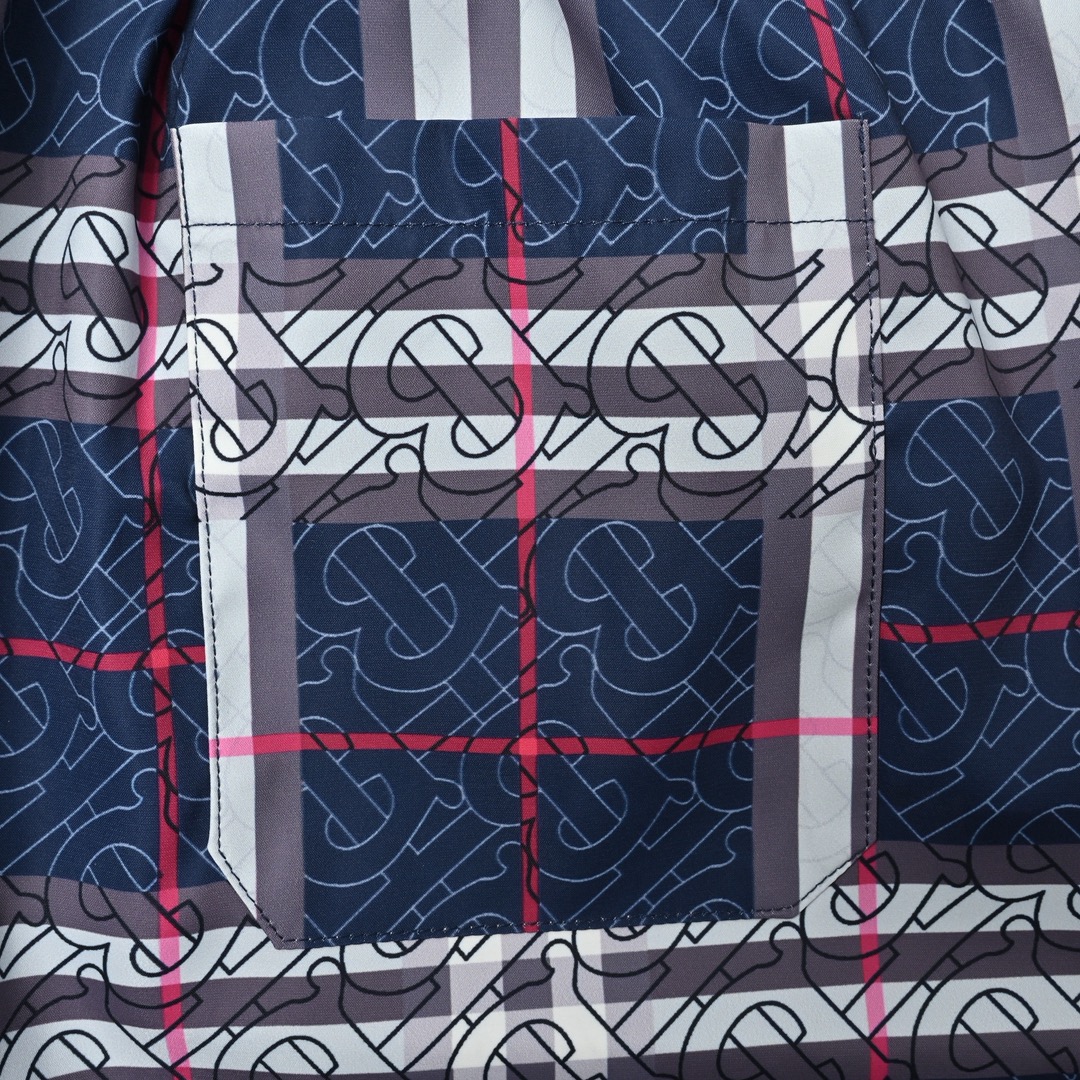 Burberry/巴宝莉 经典大格子沙滩短裤