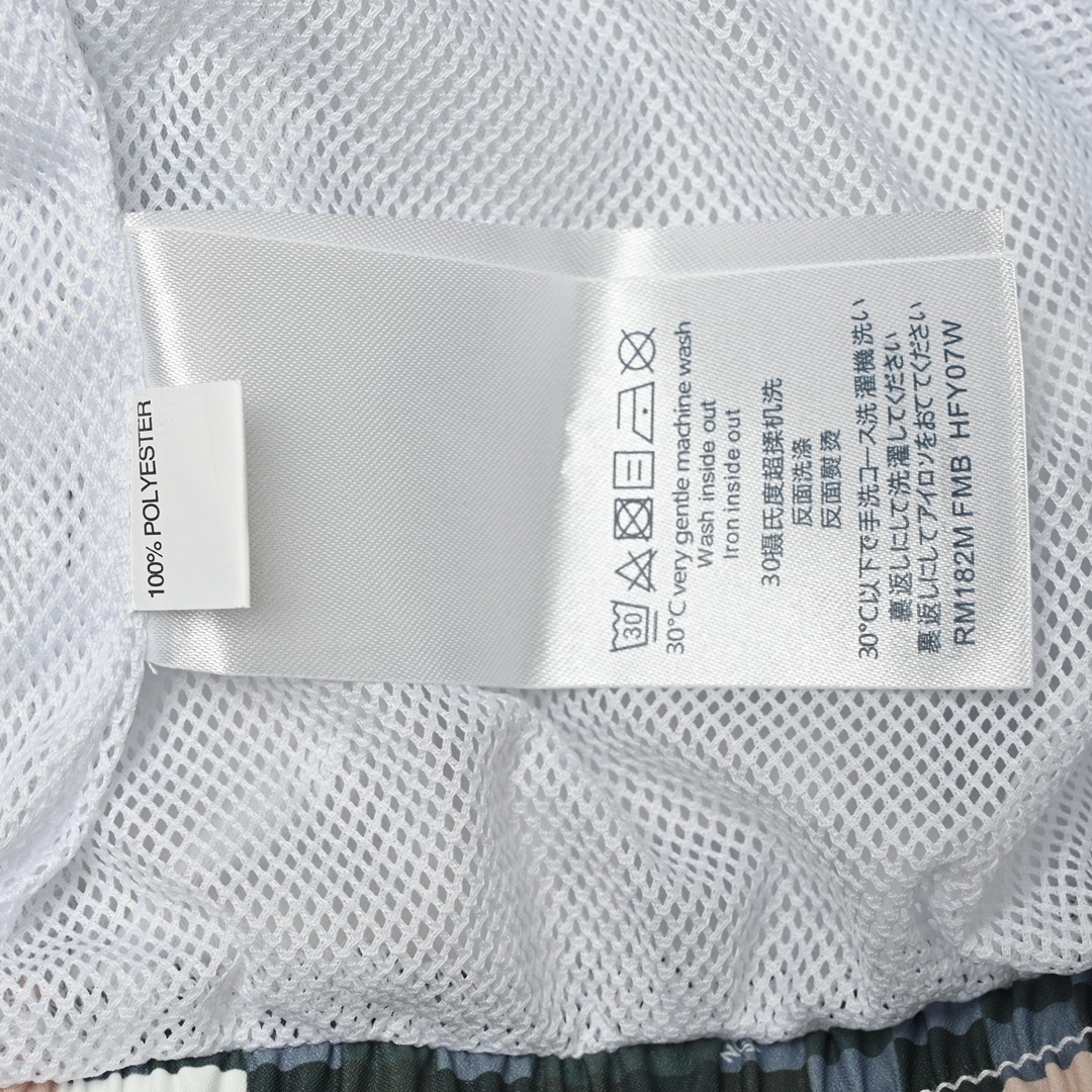 LOUIS VUITTON/路易威登 马赛克老花沙滩短裤